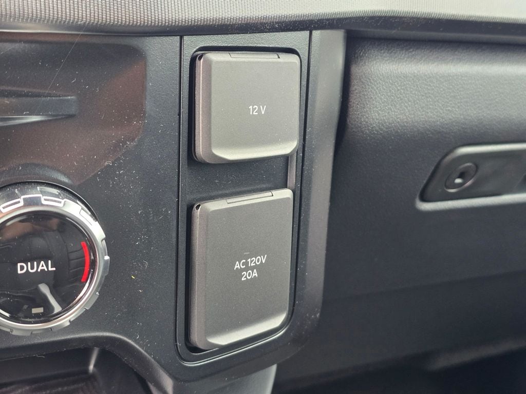 2025 Ford F-350 Super Duty Platinum - Photo 23