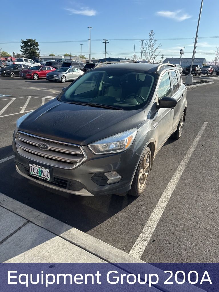 Used 2018 Ford Escape SE with VIN 1FMCU9GD4JUC10279 for sale in Hermiston, OR
