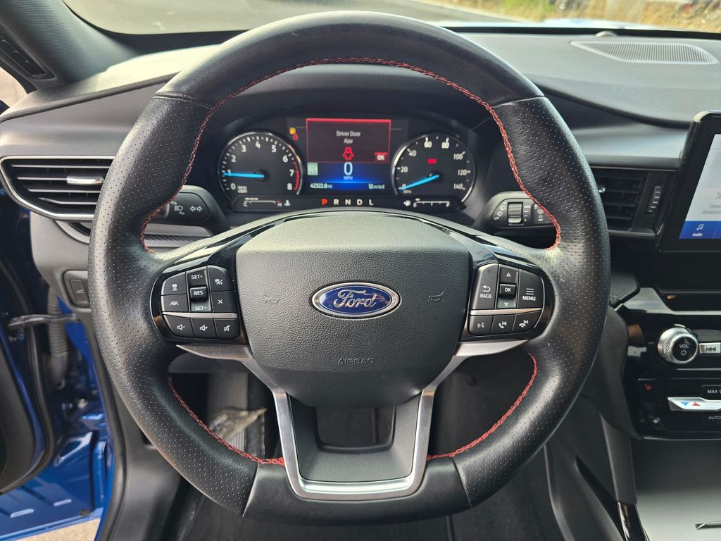2023 Ford Explorer ST-LINE - Photo 19