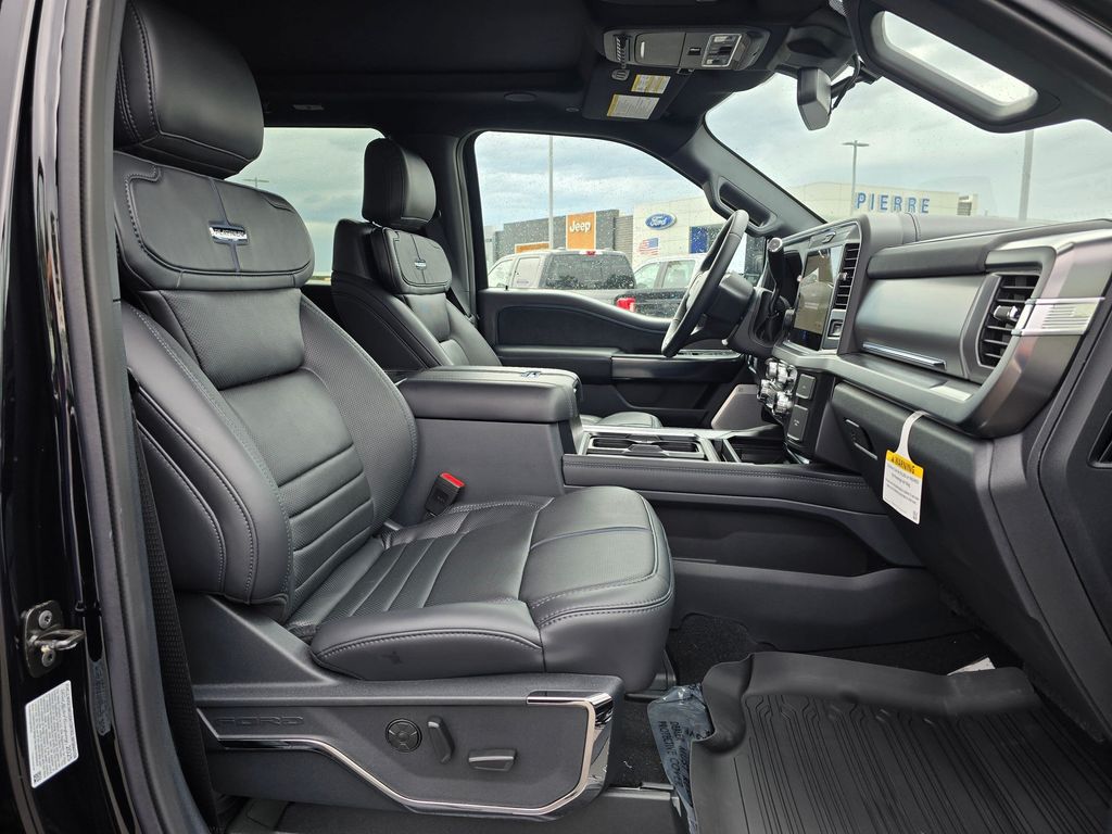 2025 Ford F-350 Super Duty Platinum - Photo 14