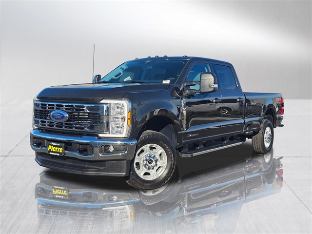 2025 Ford F-350 Super Duty XLT's photo
