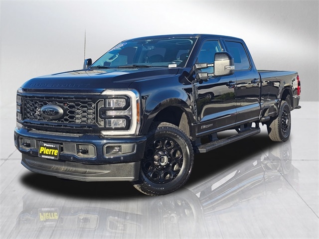 2025 Ford F-350 Super Duty Lariat's photo