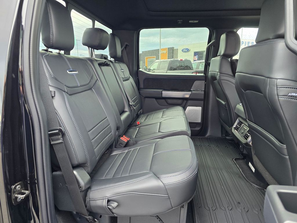 2025 Ford F-350 Super Duty Platinum - Photo 13