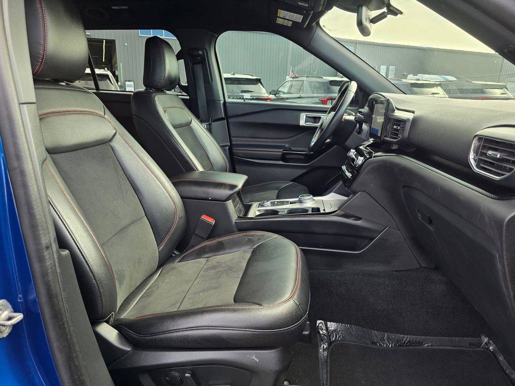 2023 Ford Explorer ST-LINE - Photo 17