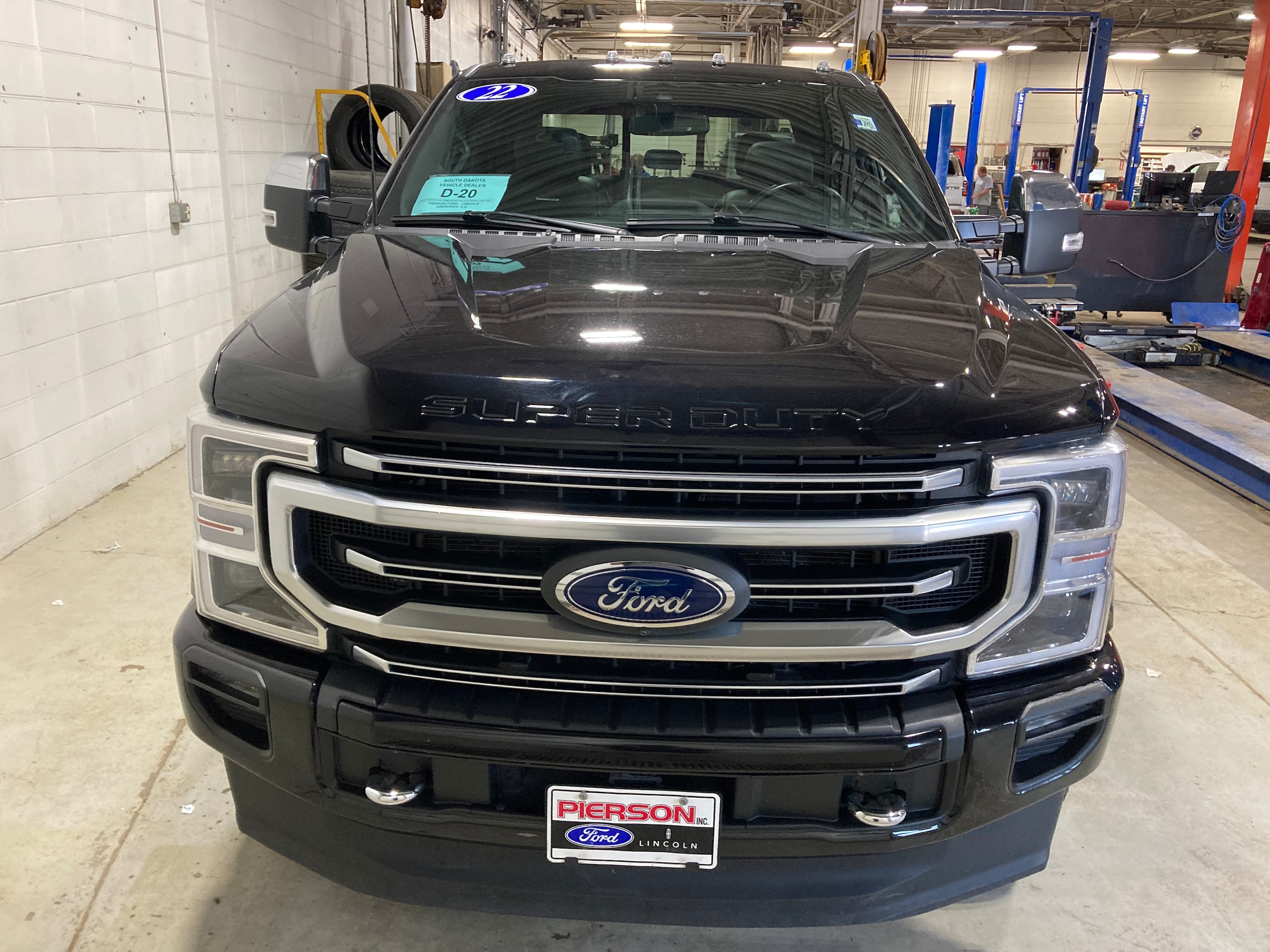 Used 2022 Ford F-250 Super Duty Platinum with VIN 1FT8W2BT2NEF41937 for sale in Aberdeen, SD