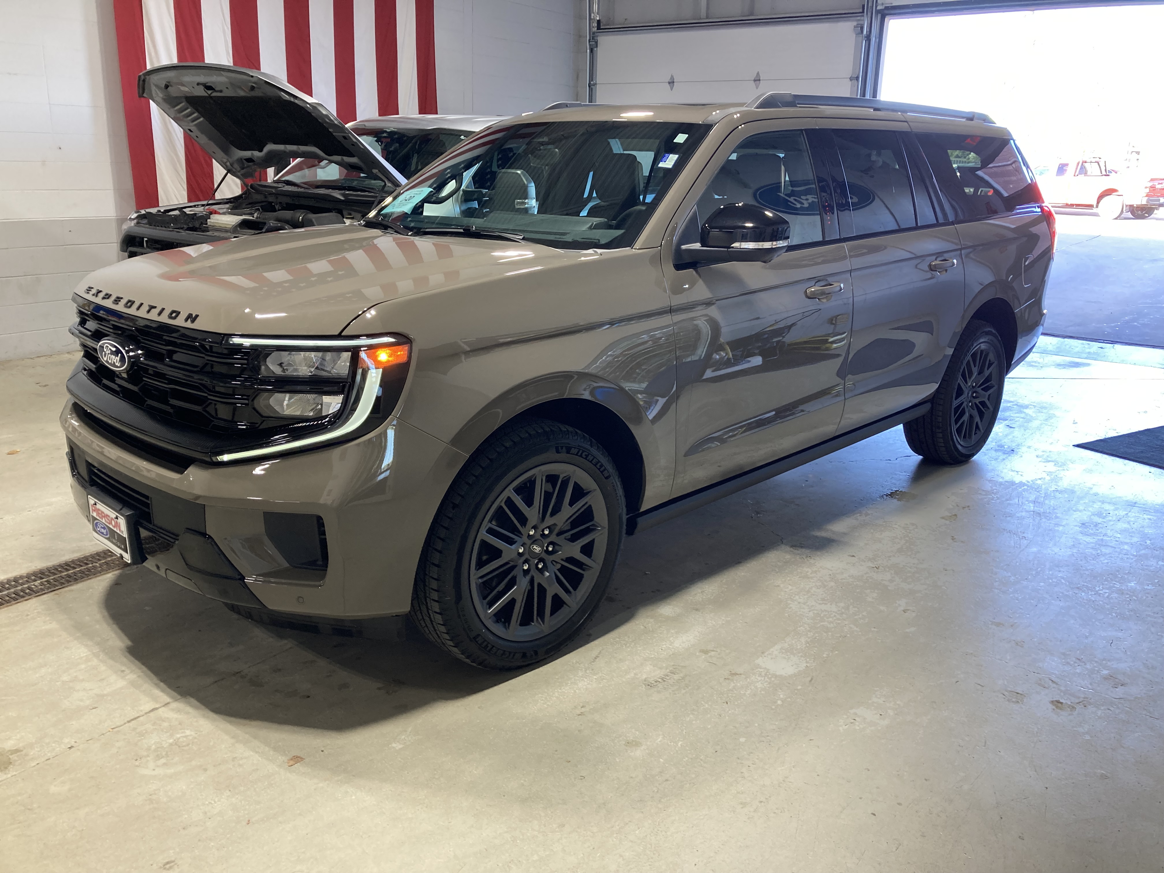 2027 Ford Expedition Max Platinum SUV