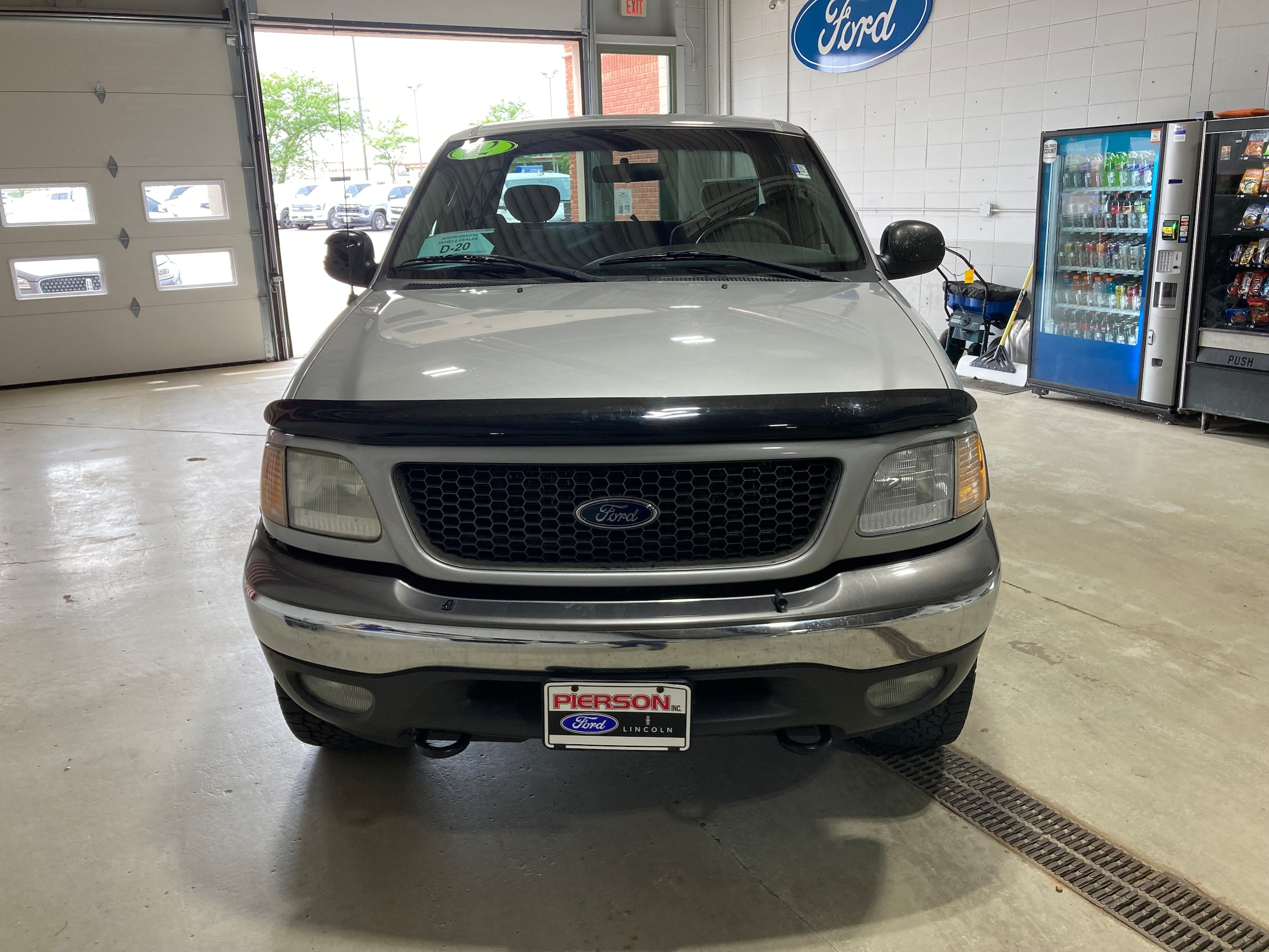 Used 2002 Ford F-150 XLT with VIN 1FTRX18LX2NB71089 for sale in Aberdeen, SD