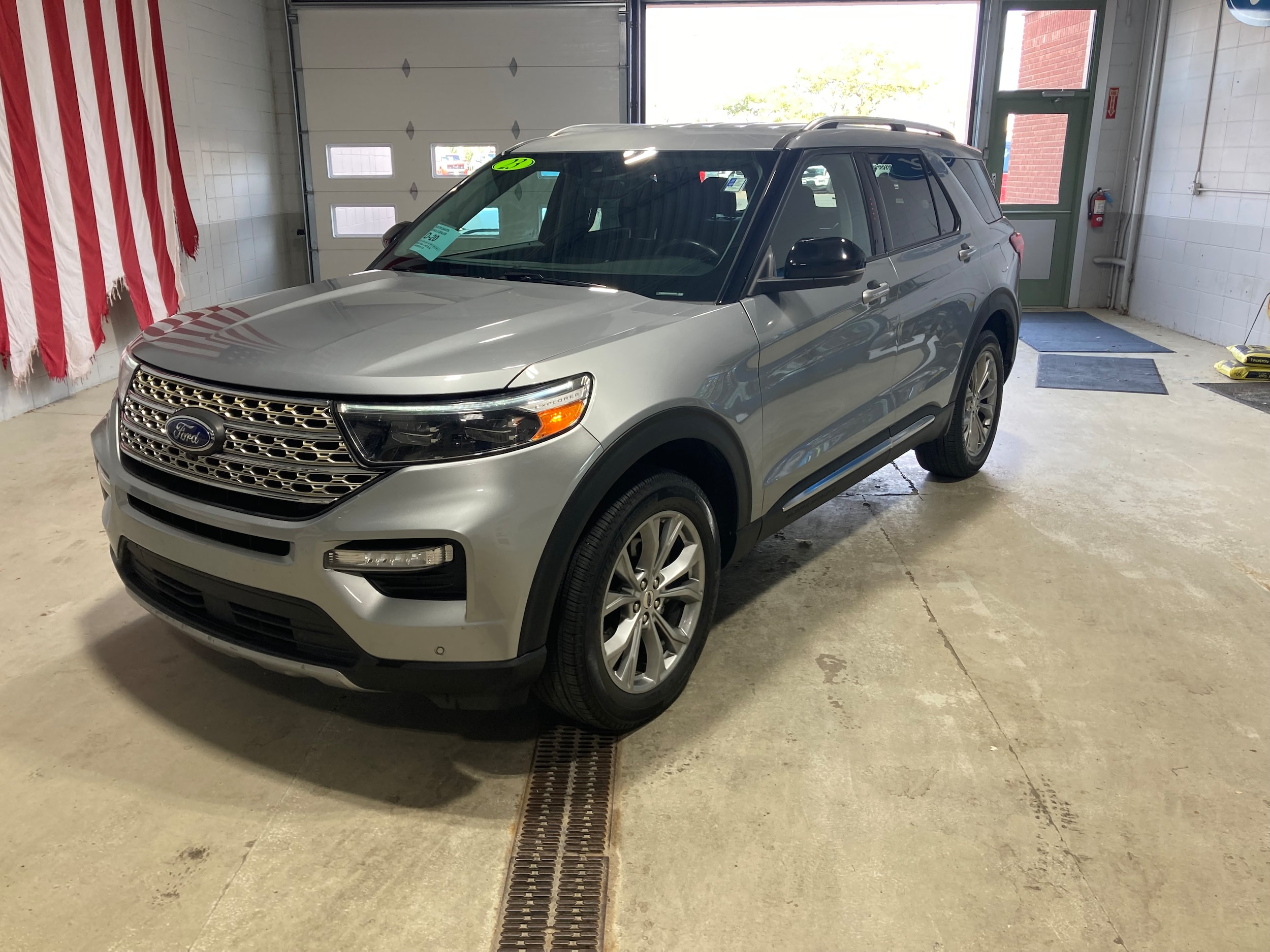 2023 Ford Explorer SUV 