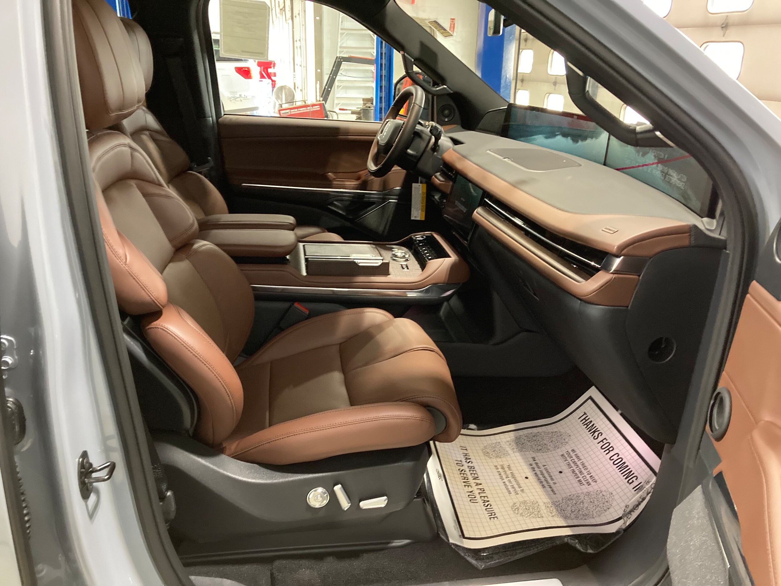 2025 Lincoln Navigator L Reserve photo 4