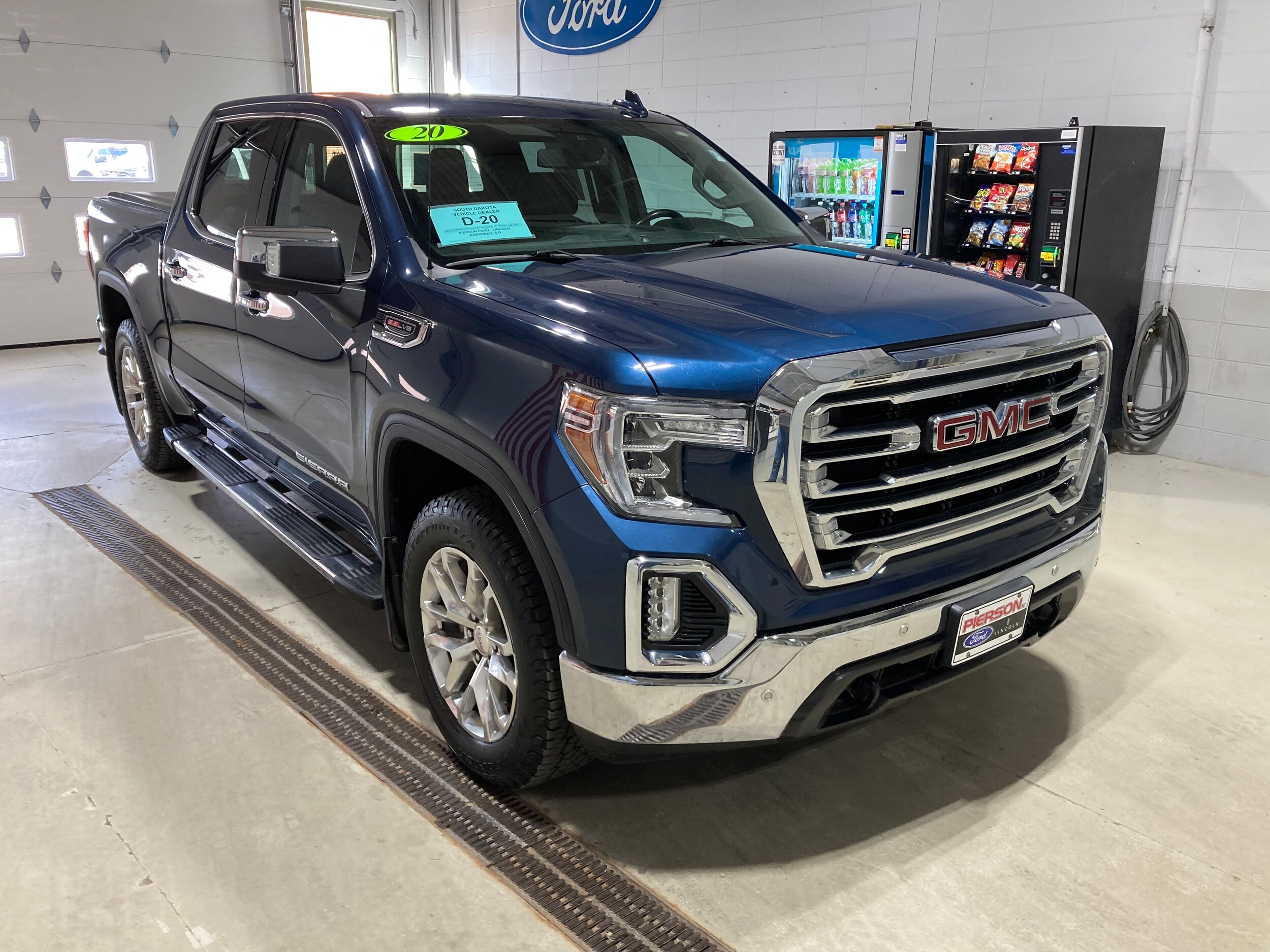 2020 Gmc Sierra 1500 SLT photo 3