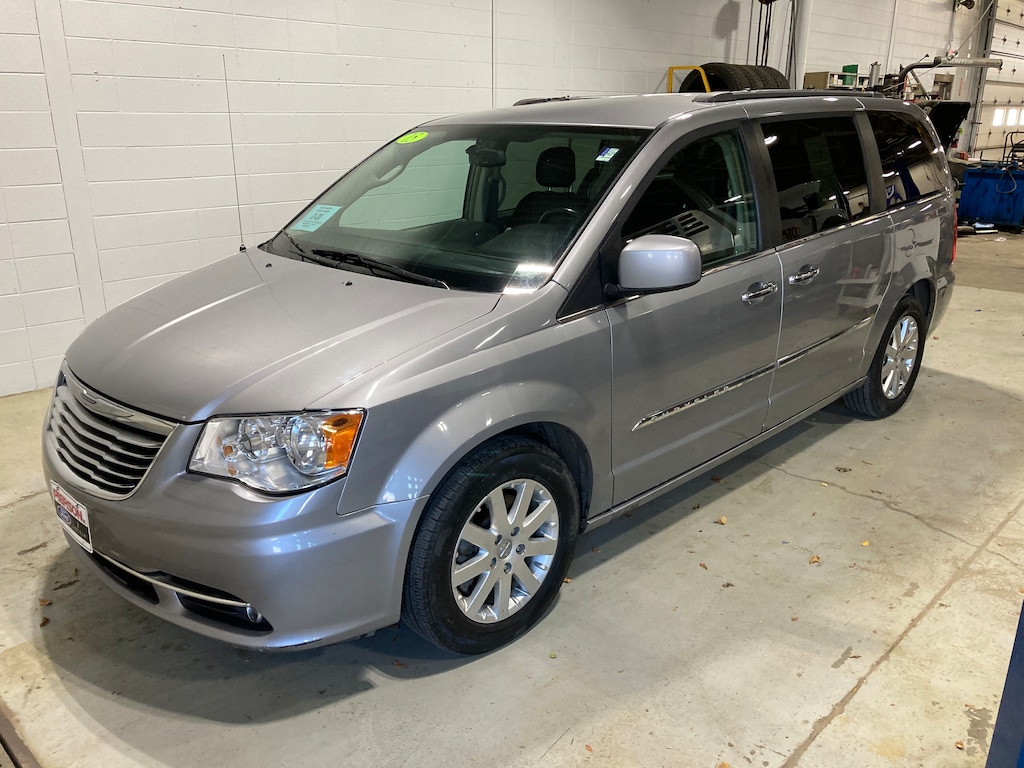 Used 2015 Chrysler Town & Country Touring Minivan/Van