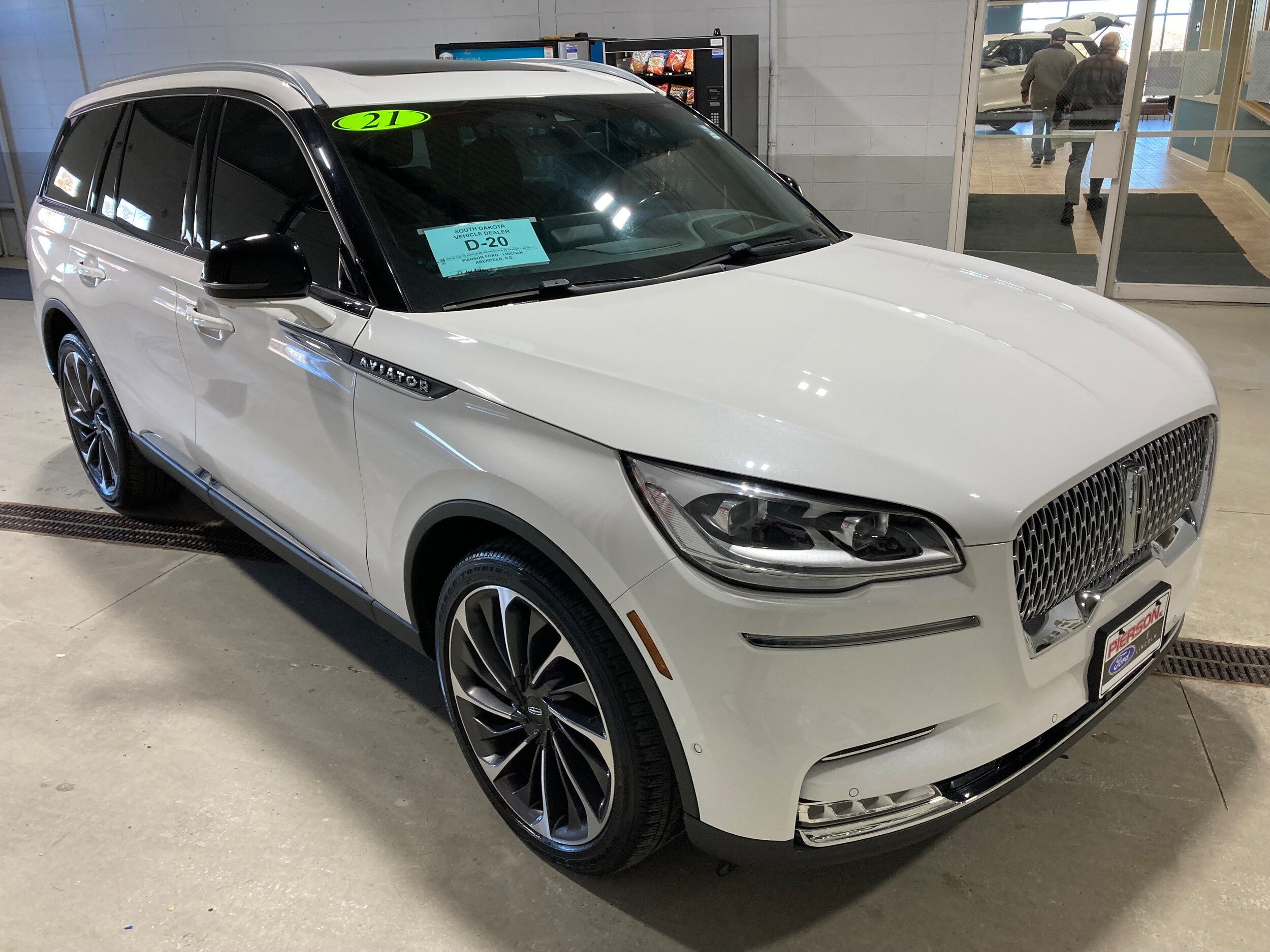 2021 Lincoln Aviator Reserve photo 3