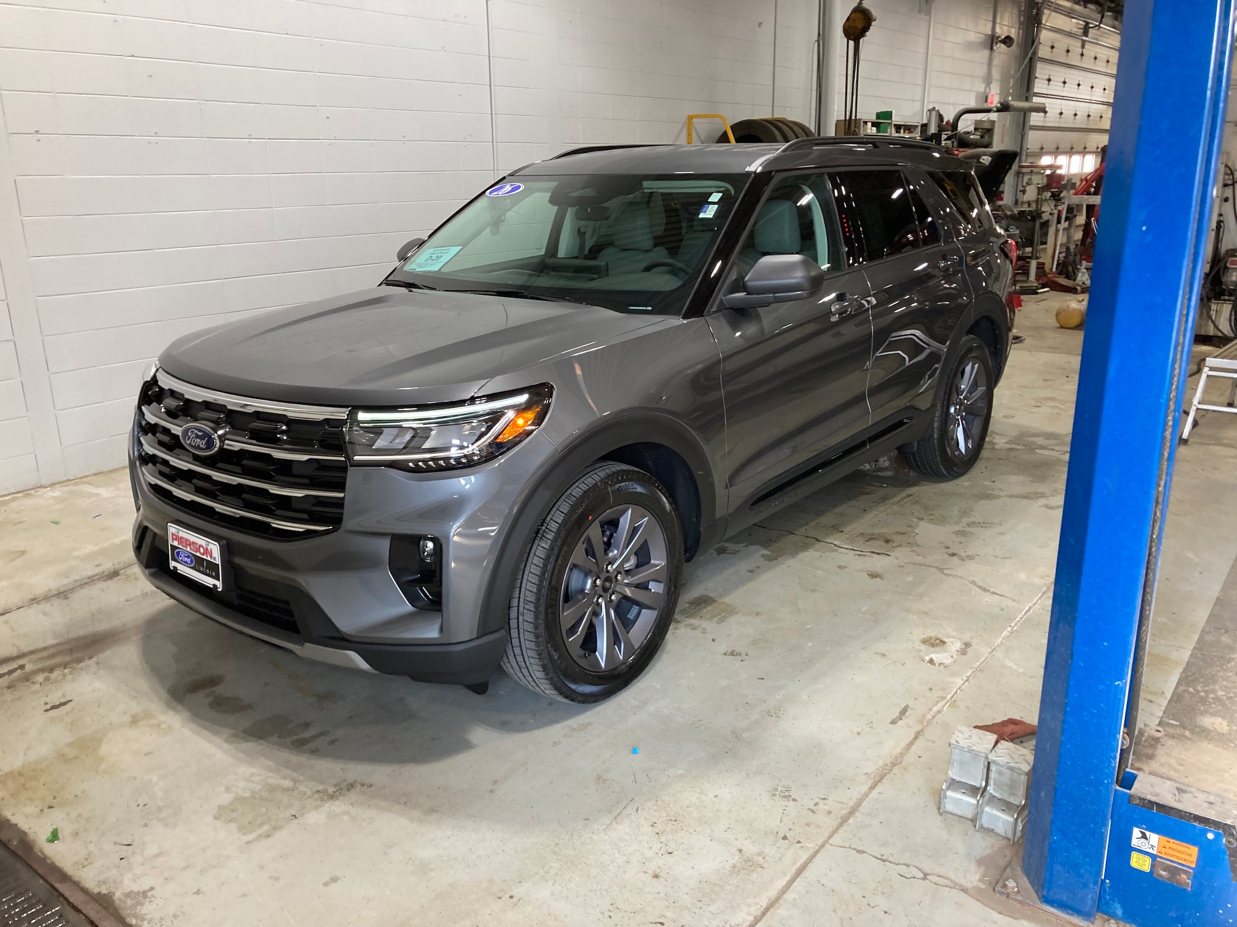 2026 Ford Explorer Active 4WD's photo