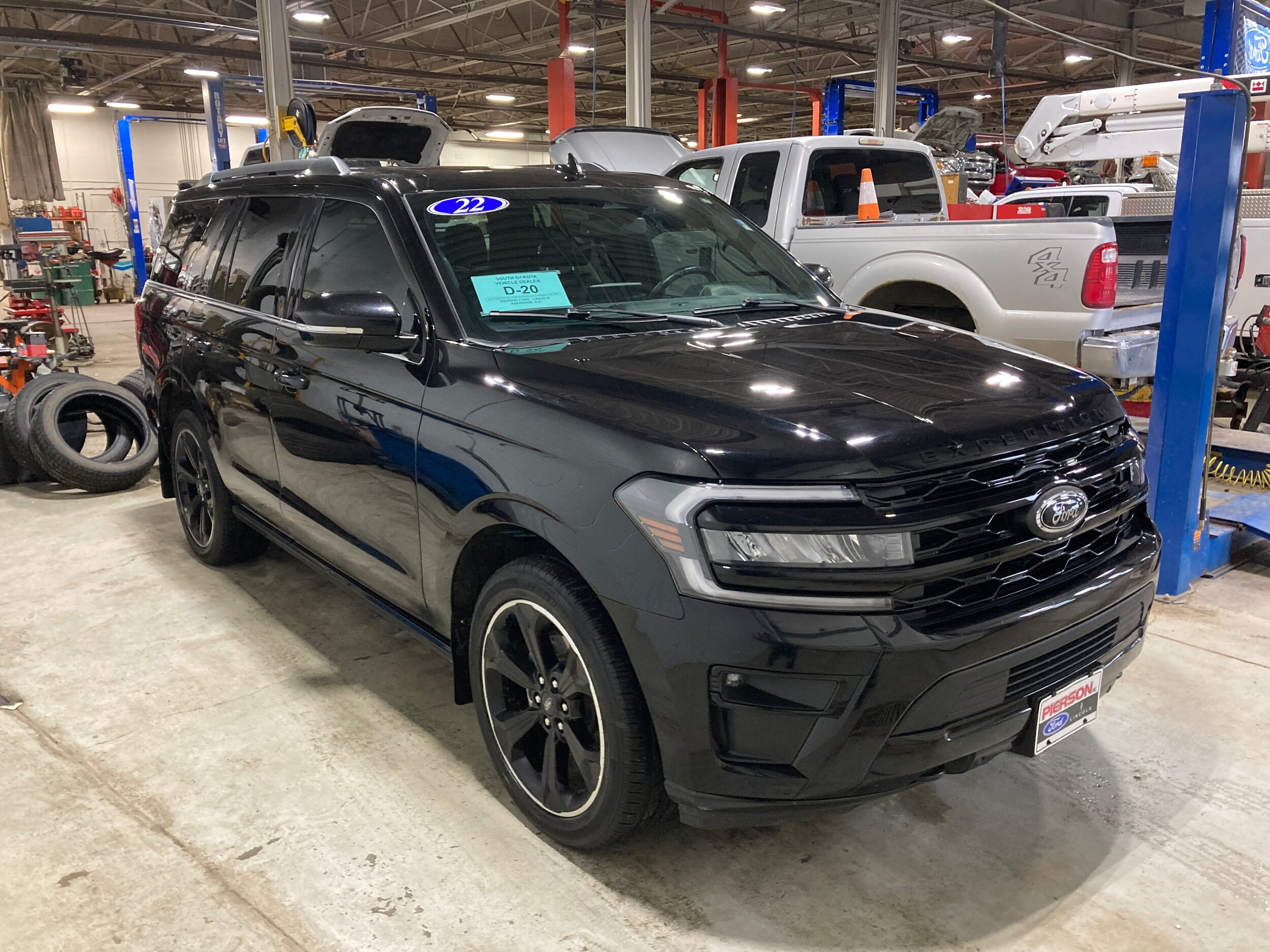 2022 Ford Expedition Limited photo 3