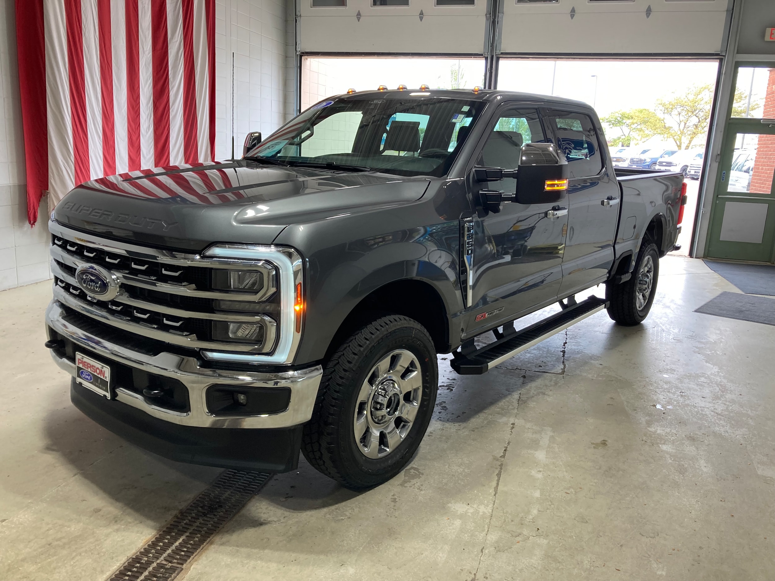 2026 Ford F-350SD Lariat