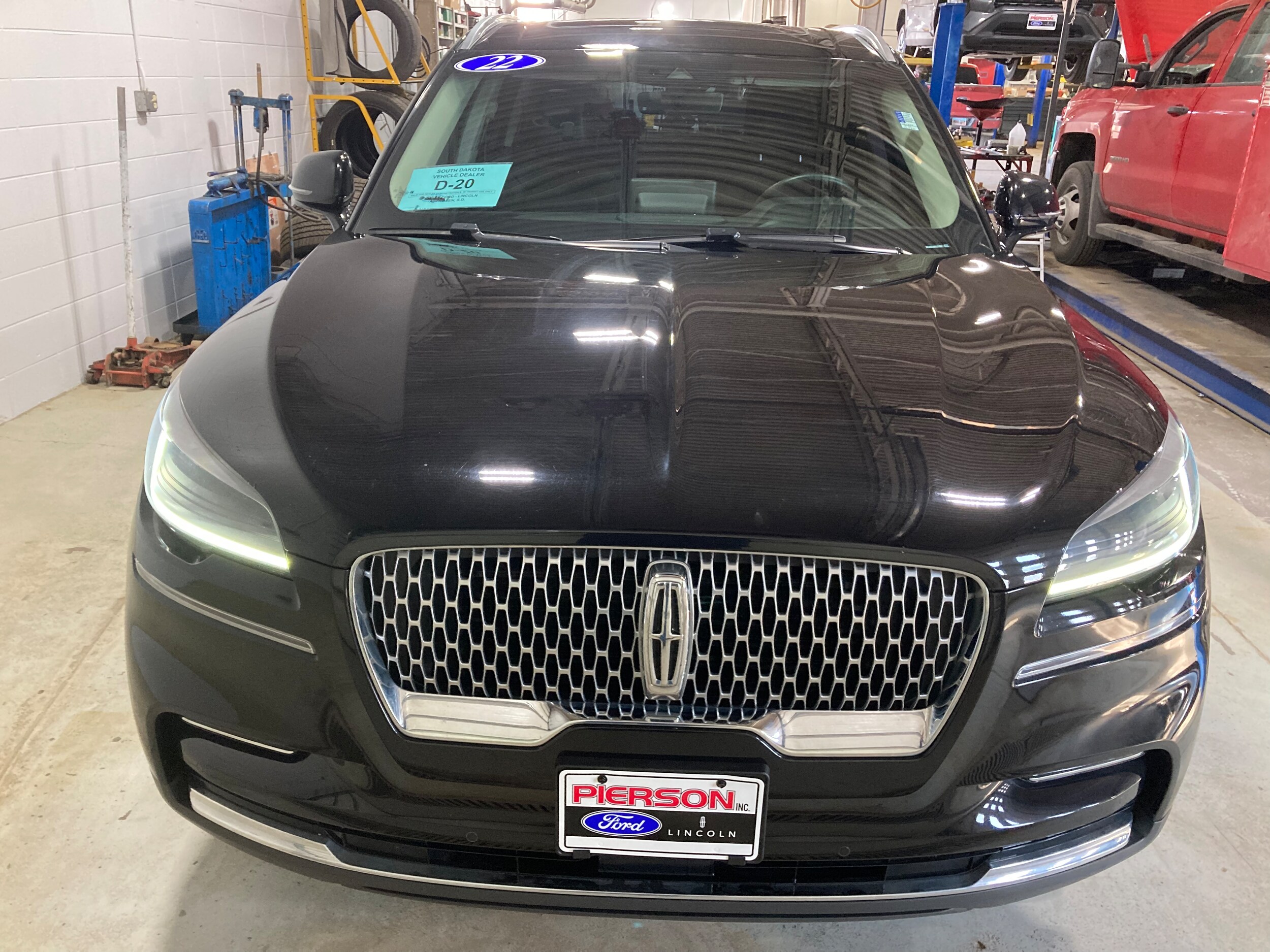2022 Lincoln Aviator Base photo 2