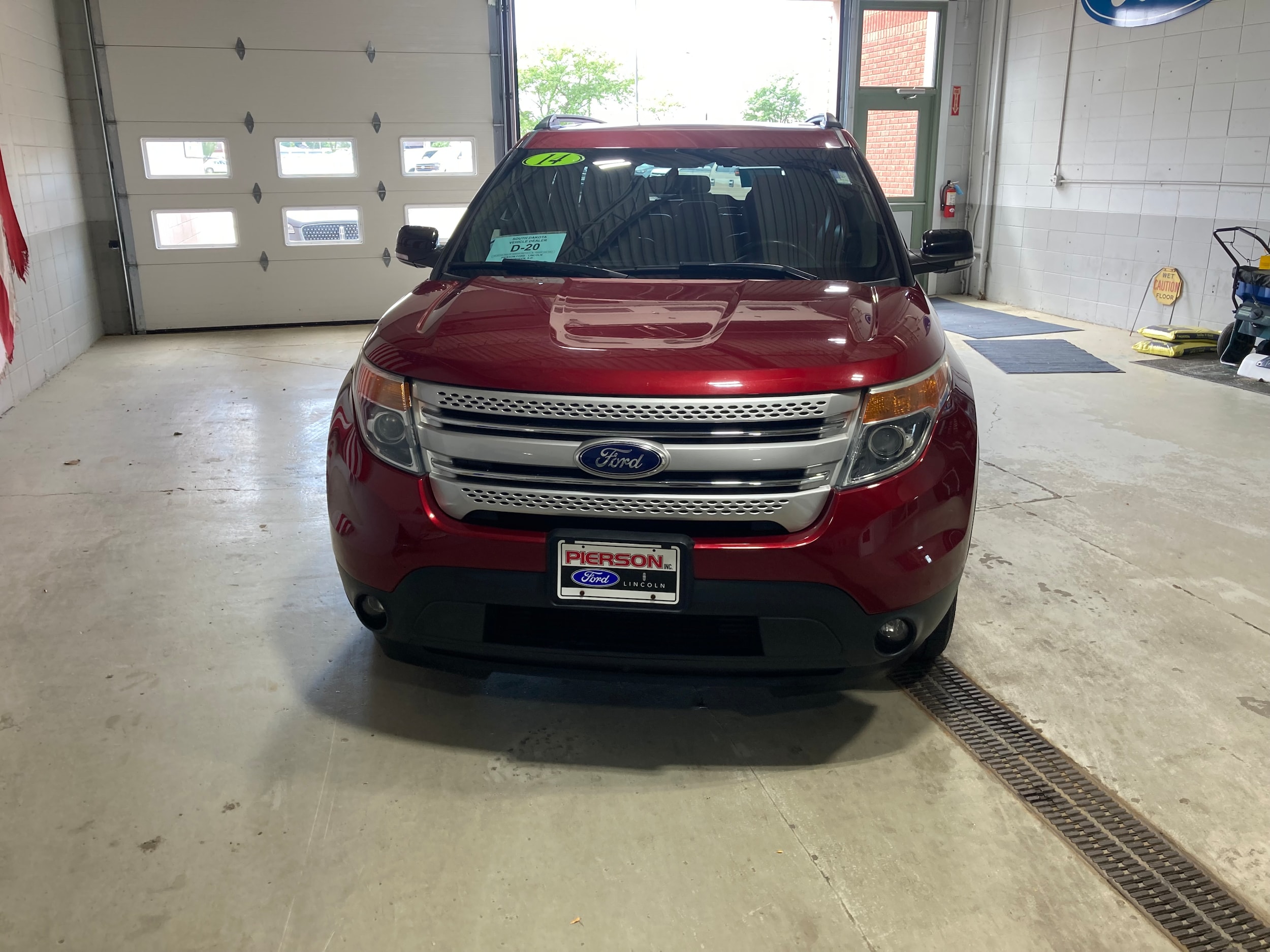 Used 2014 Ford Explorer XLT with VIN 1FM5K8D83EGC53905 for sale in Aberdeen, SD