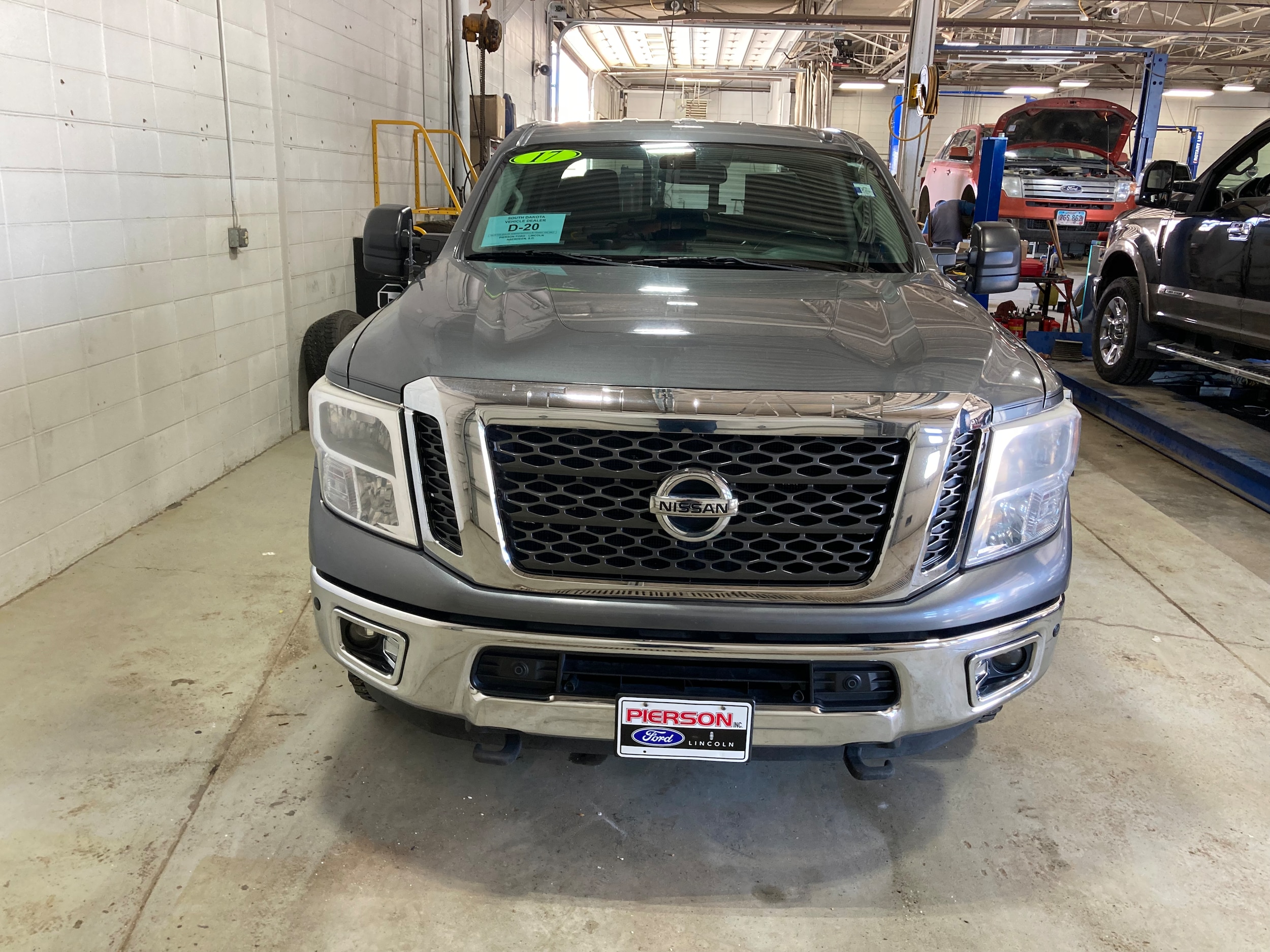 Used 2017 Nissan Titan XD SV with VIN 1N6AA1F23HN553298 for sale in Aberdeen, SD