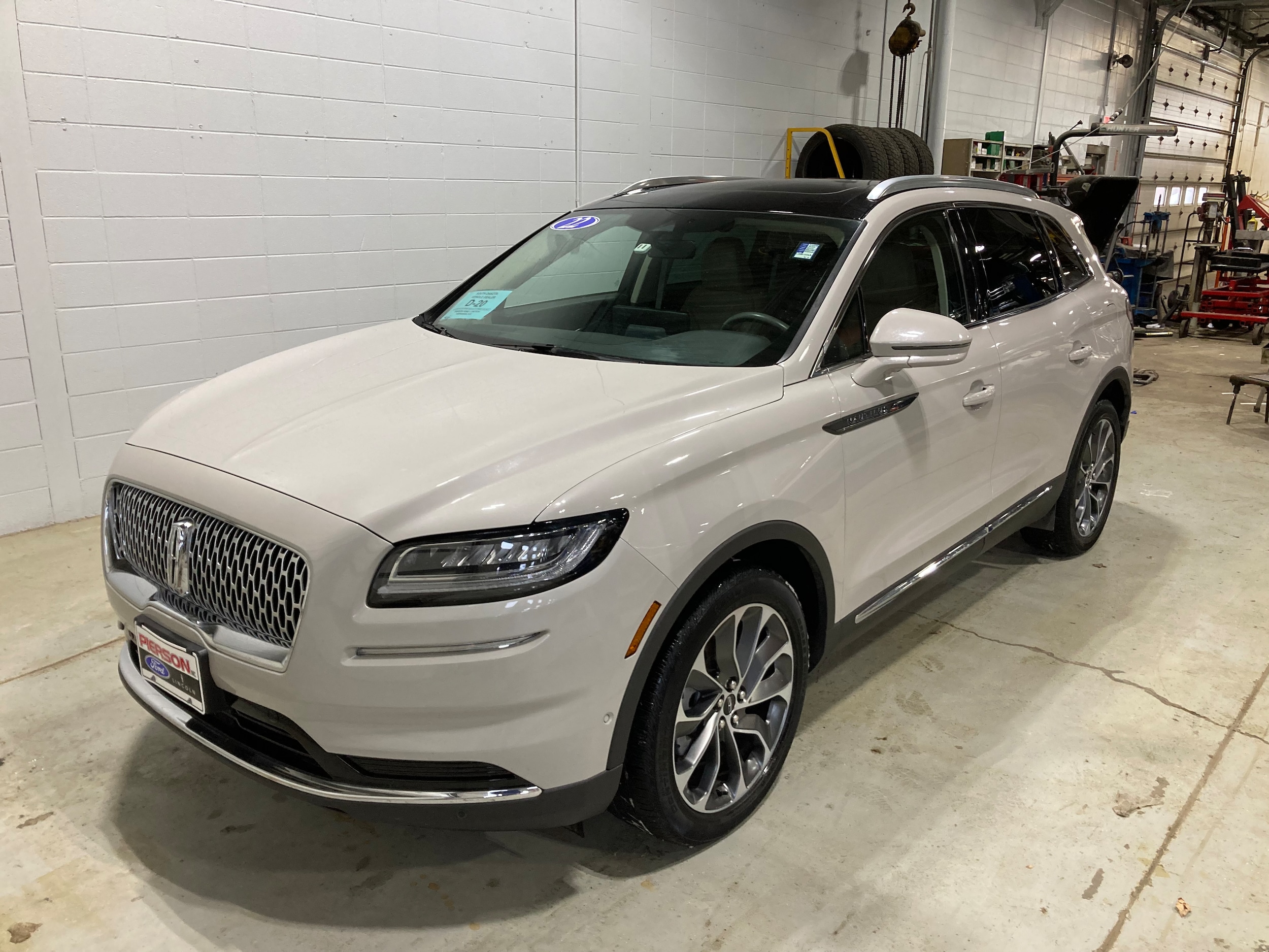 2022 Lincoln Nautilus Reserve's photo