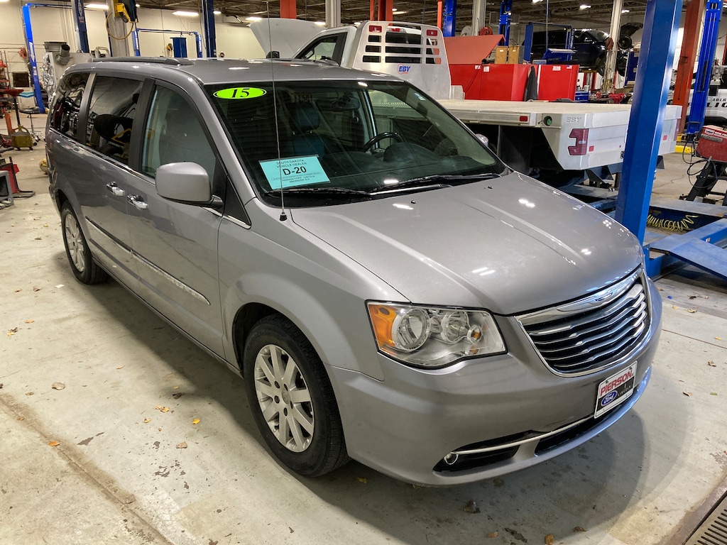 Used 2015 Chrysler Town & Country Touring Minivan/Van