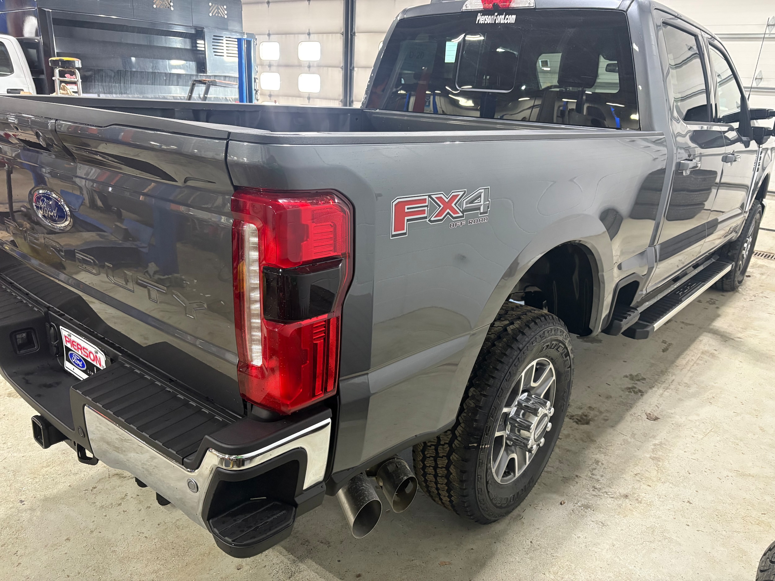 2026 Ford F-350 Super Duty Lariat - Photo 4