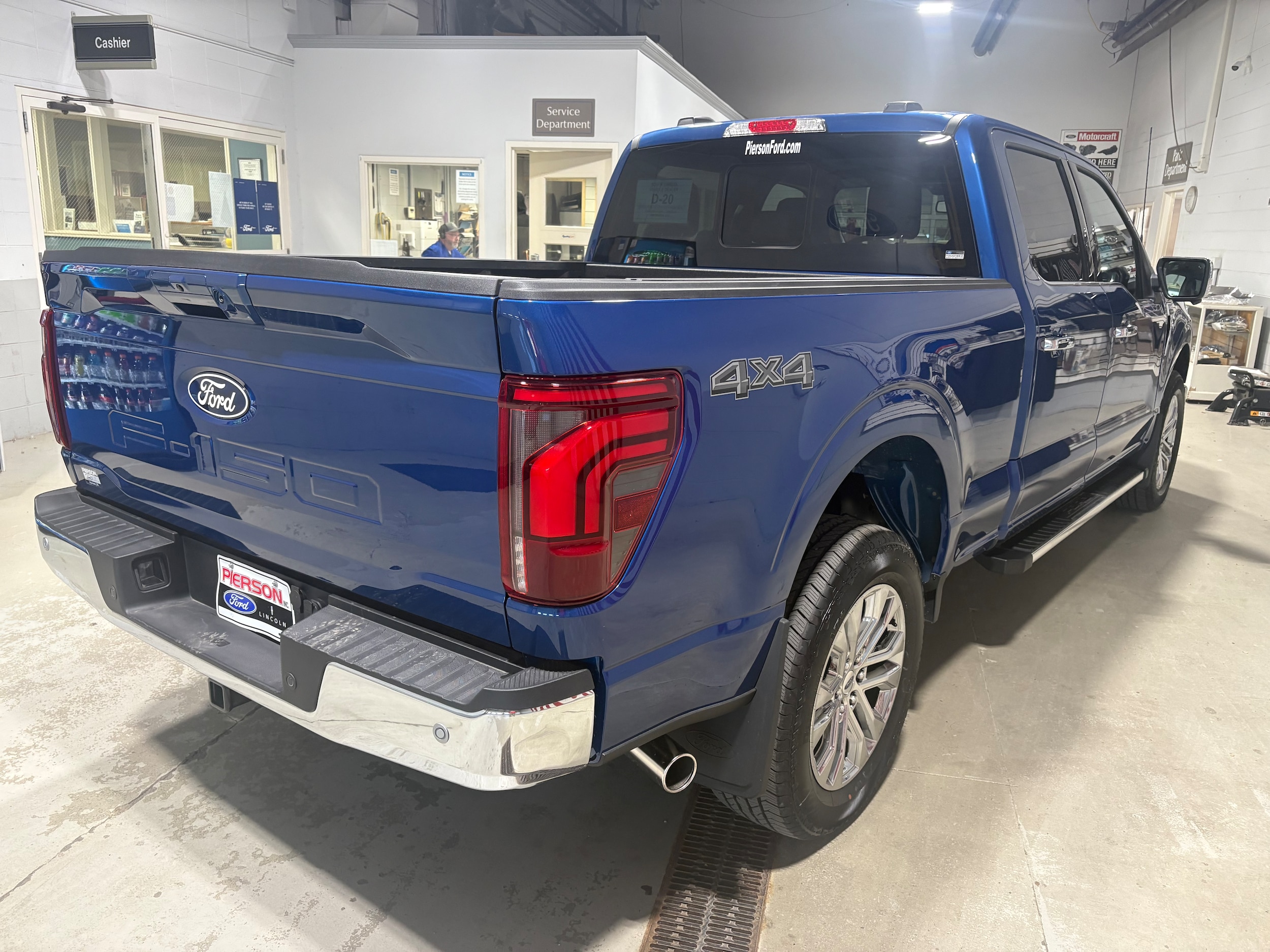 2025 Ford F-150 Lariat photo 4
