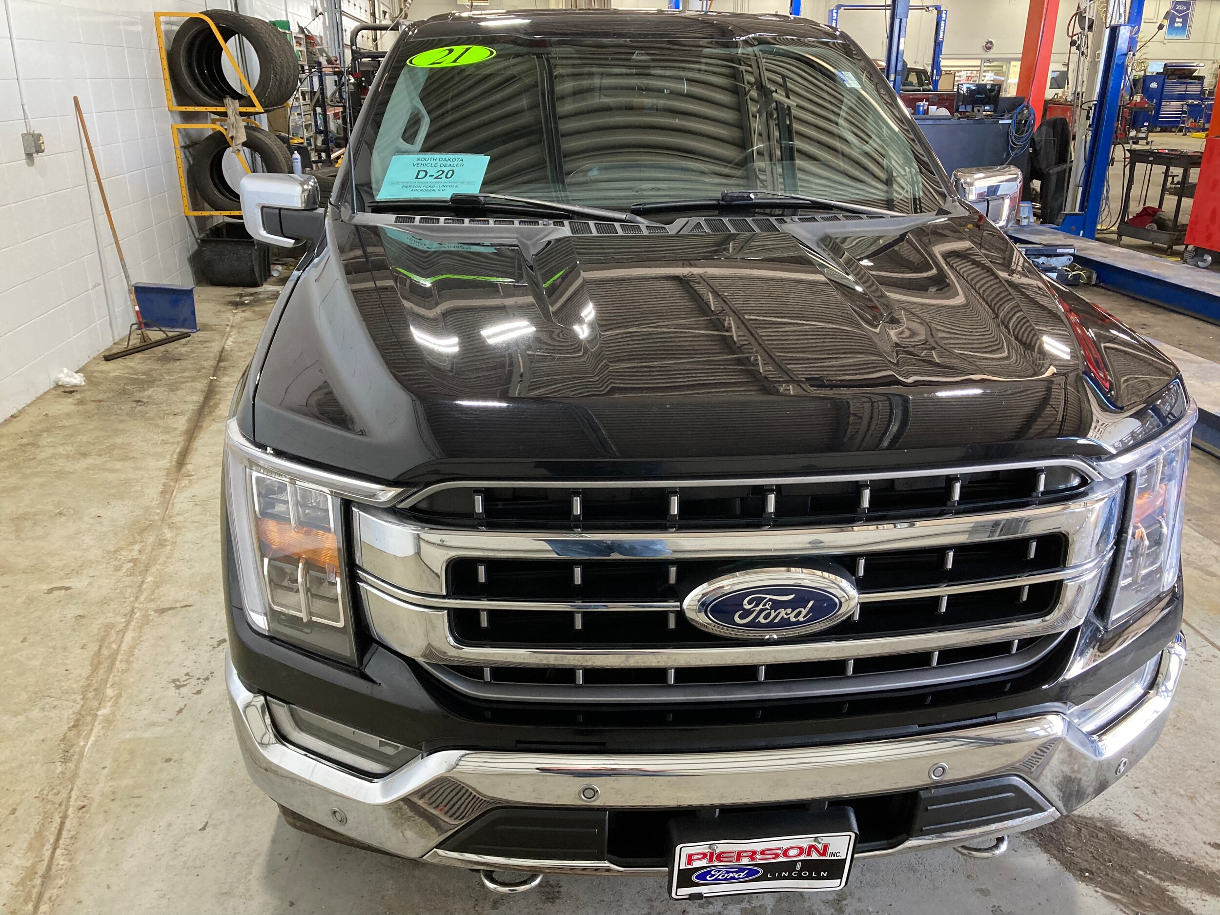 2021 Ford F-150 Lariat photo 2