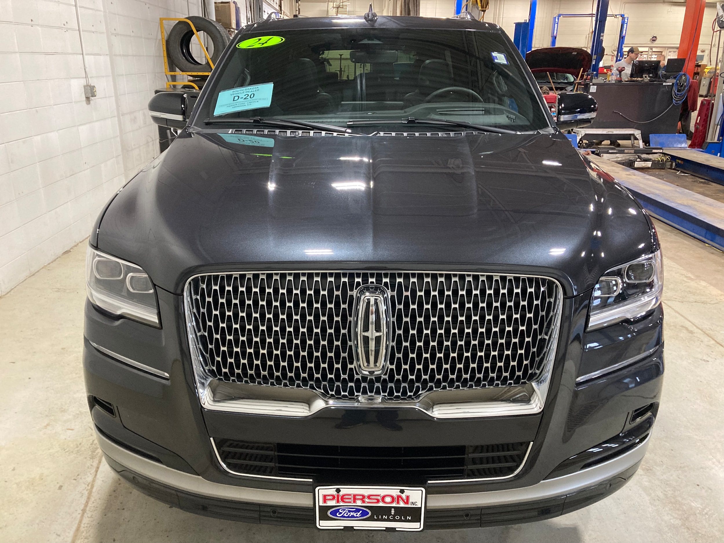 Used 2024 Lincoln Navigator Reserve L with VIN 5LMJJ3LG3REL13354 for sale in Aberdeen, SD