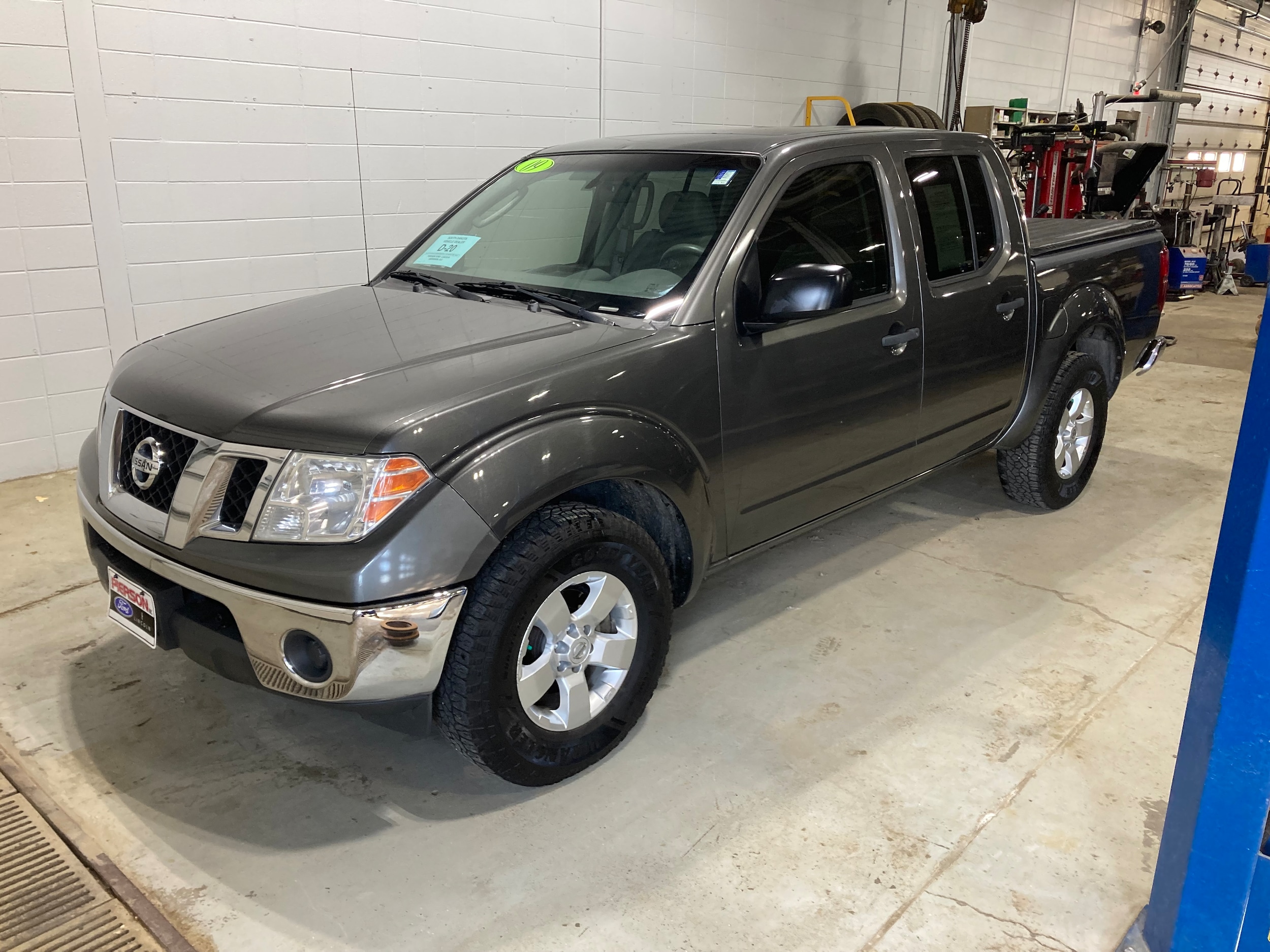 2009 Nissan Frontier's photo