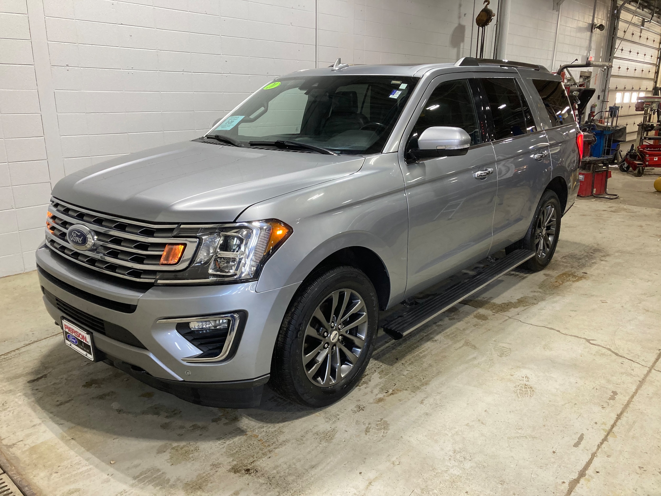 2020 Ford Expedition Limited's photo