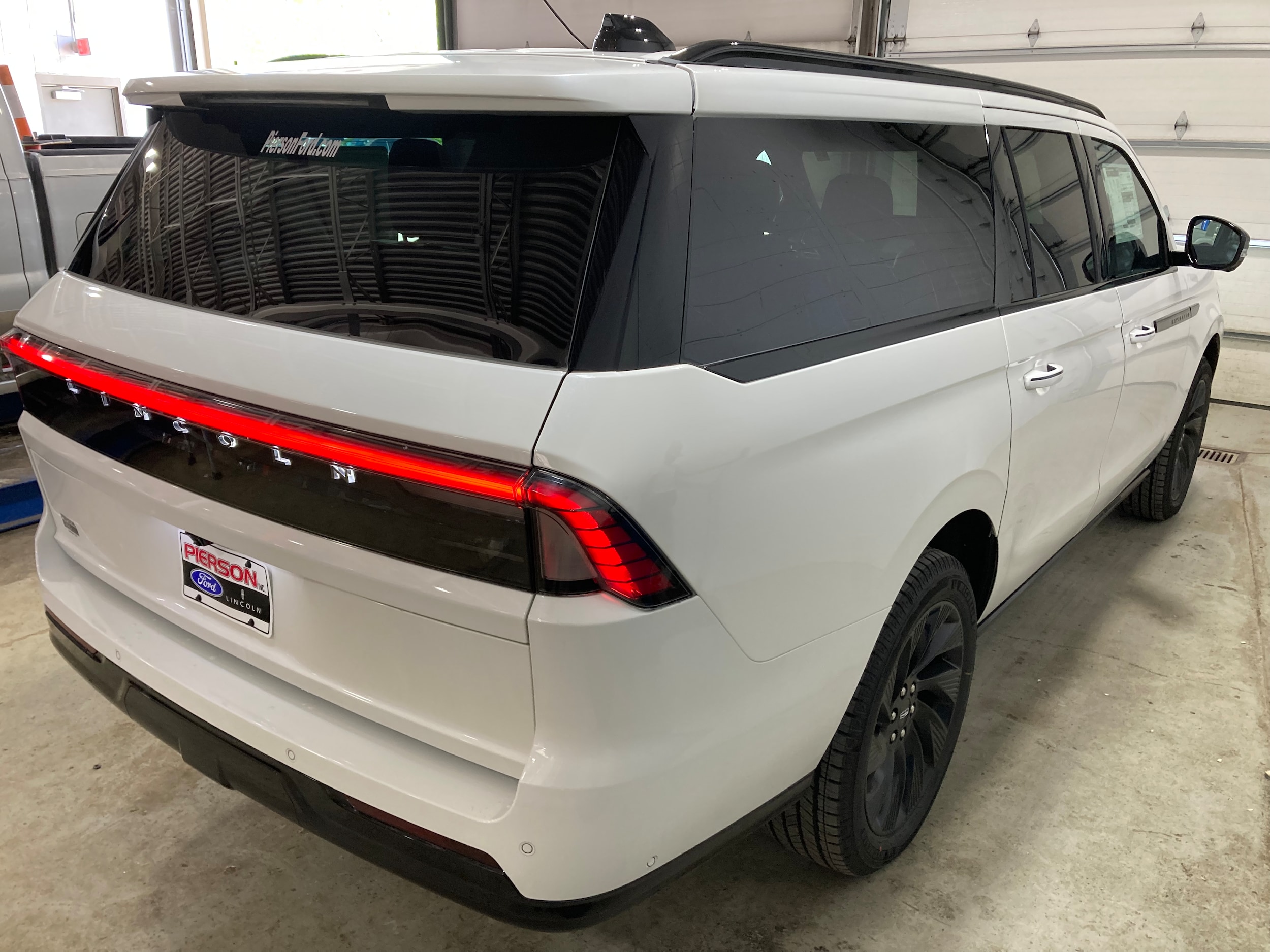 2025 Lincoln Navigator Reserve L - Photo 14