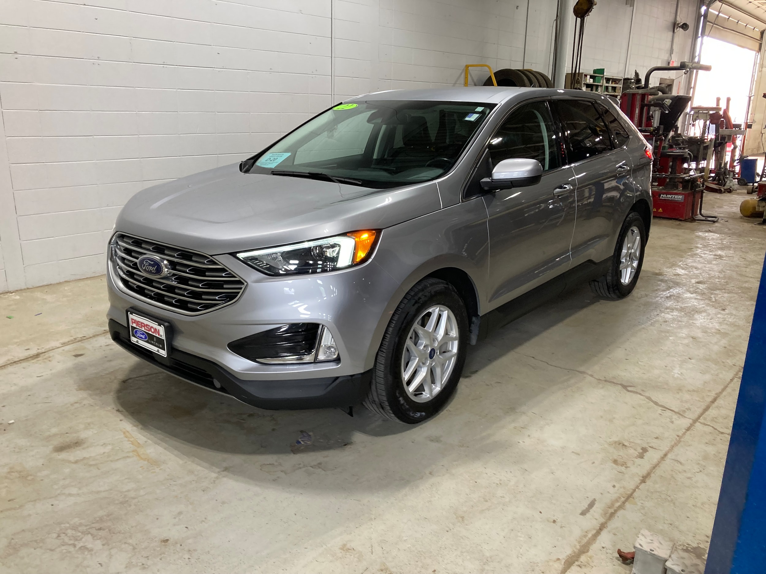 2022 Ford Edge SEL AWD's photo