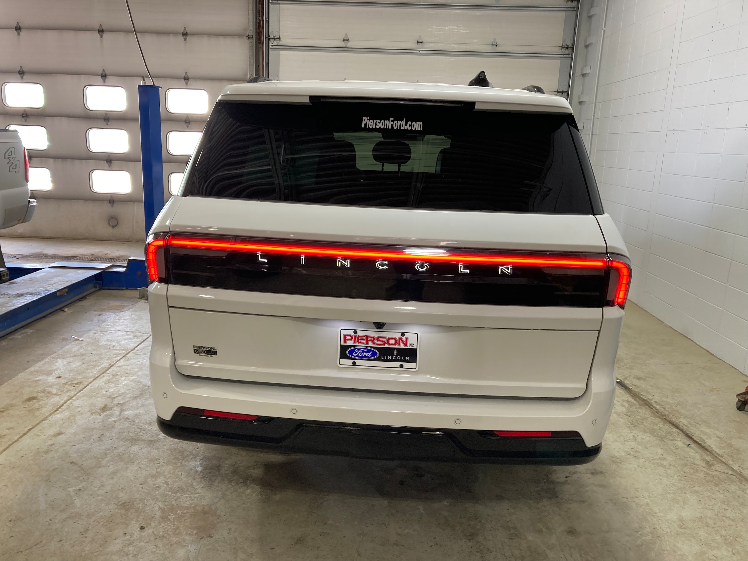 2025 Lincoln Navigator Reserve L - Photo 15