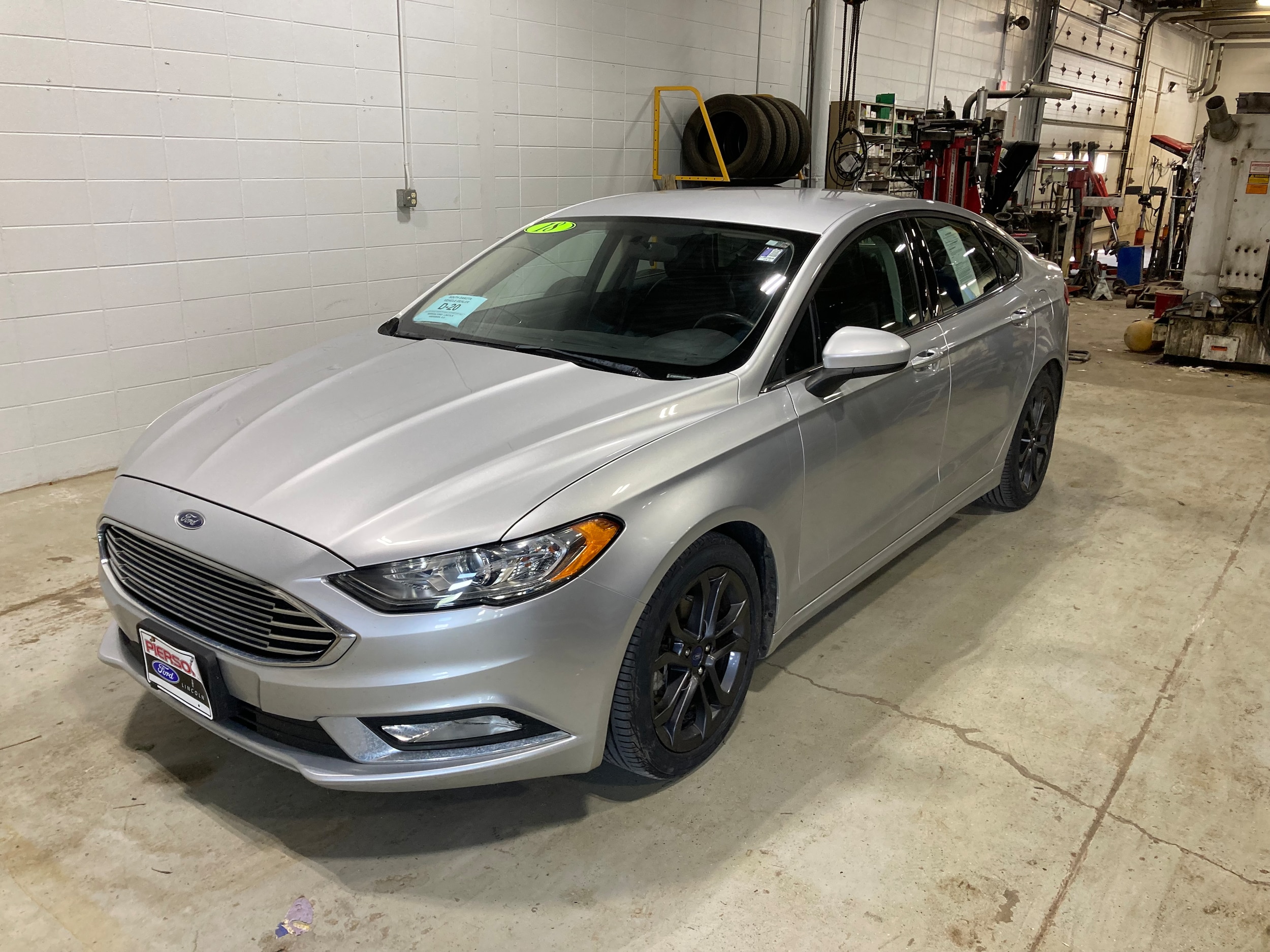 2018 Ford Fusion SE FWD's photo