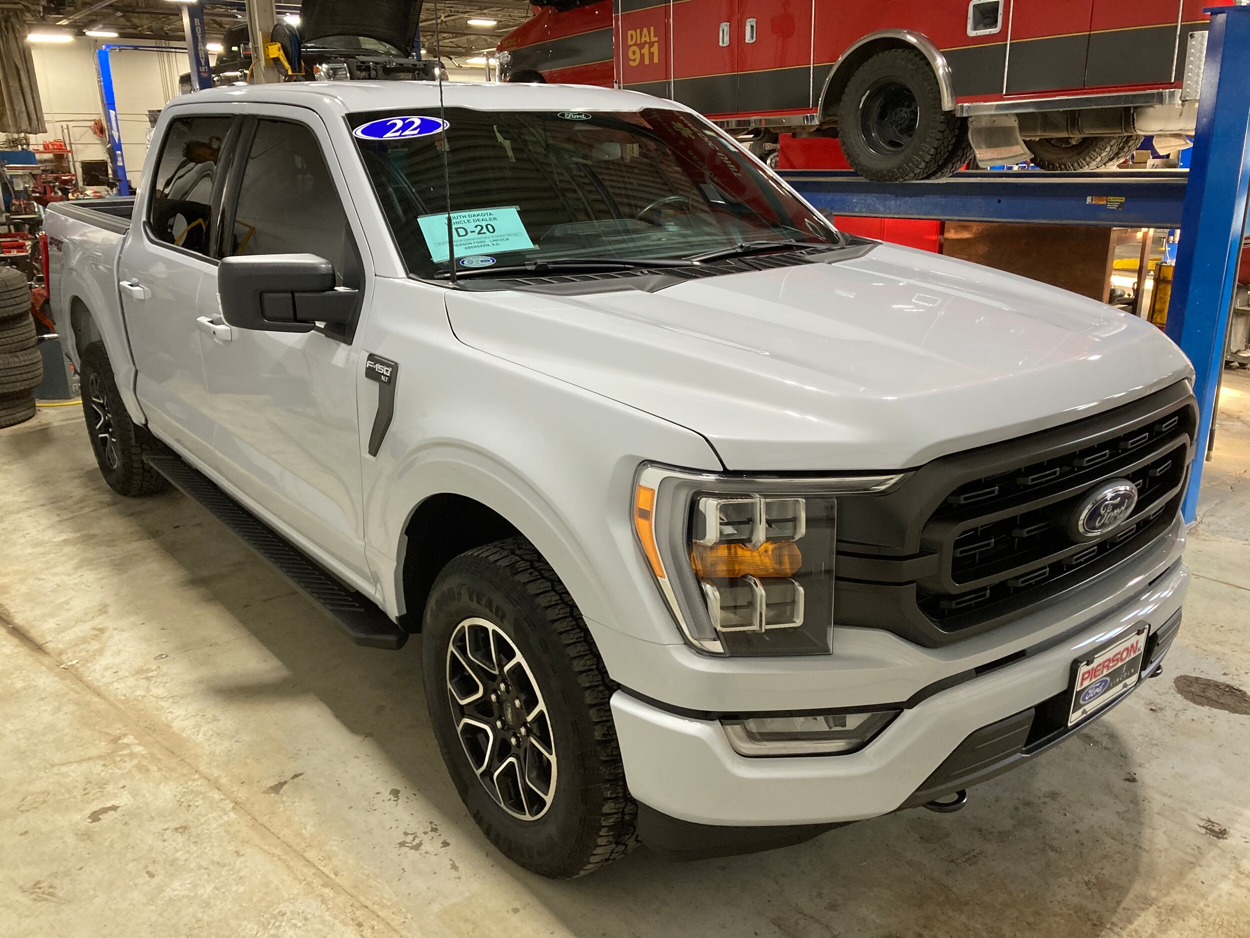 2022 Ford F-150 XLT photo 2