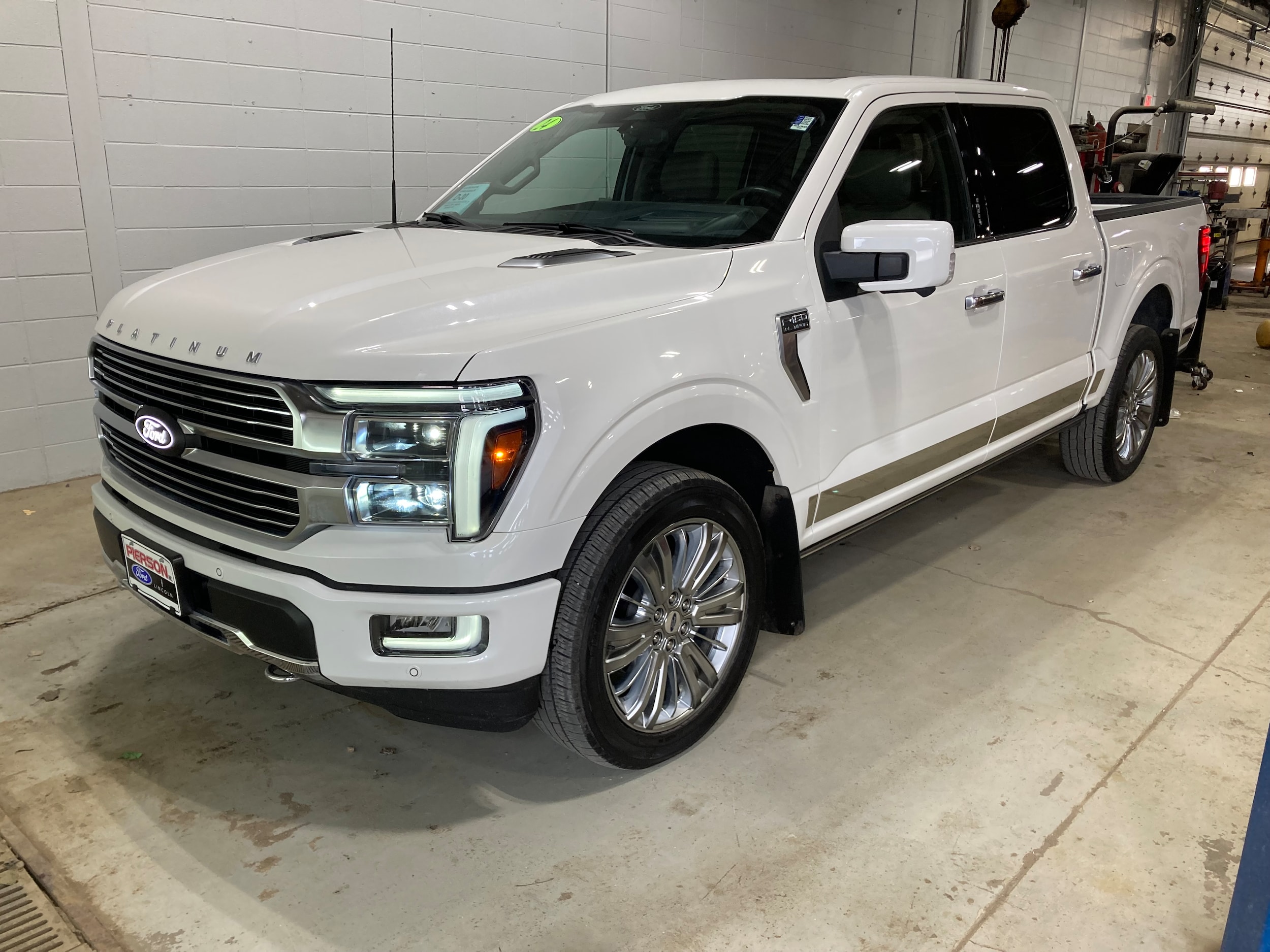 2024 Ford F-150 Platinum 4x4 SuperCrew 5-1/2 Box's photo