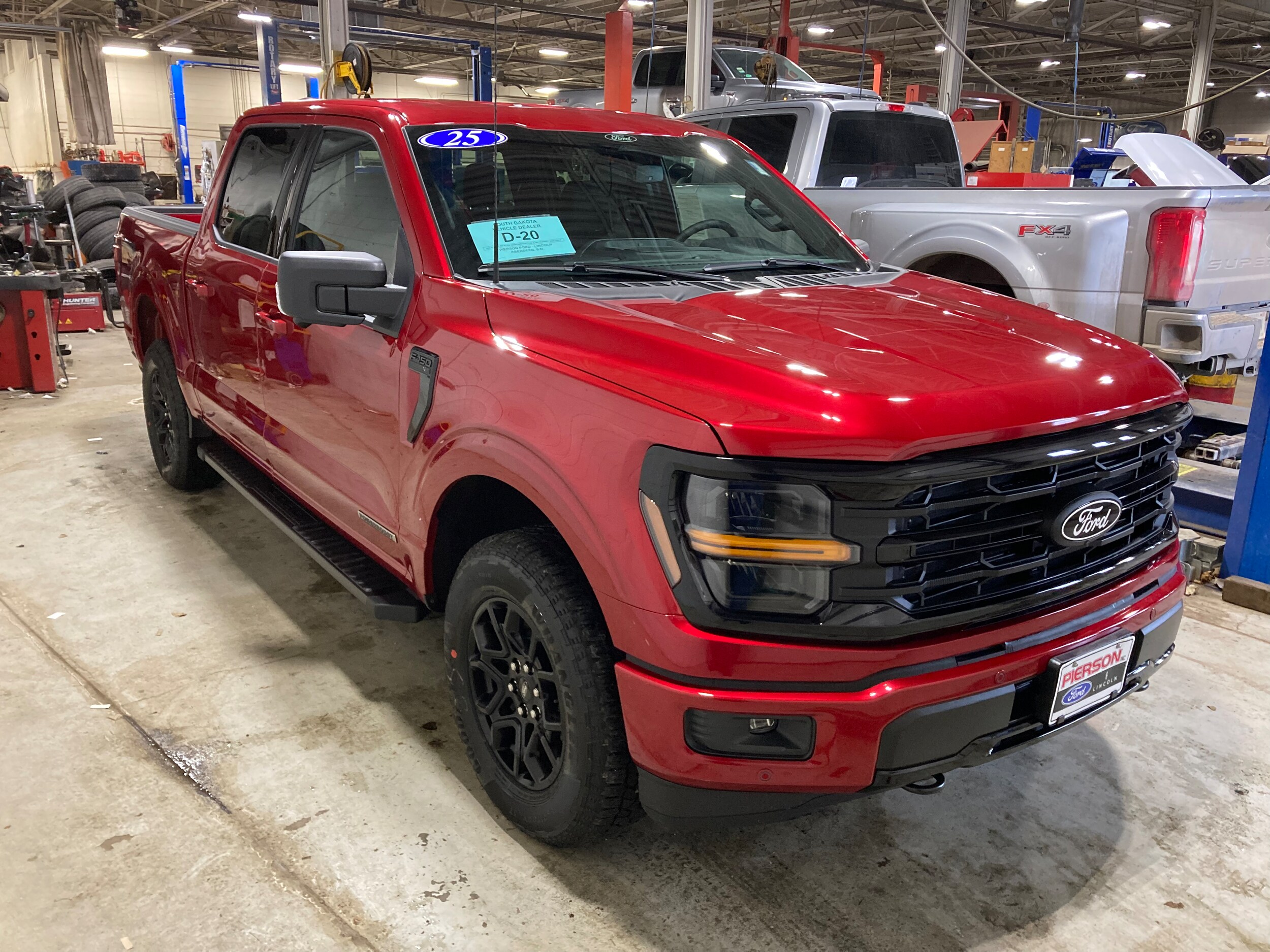 2025 Ford F-150 XLT photo 3
