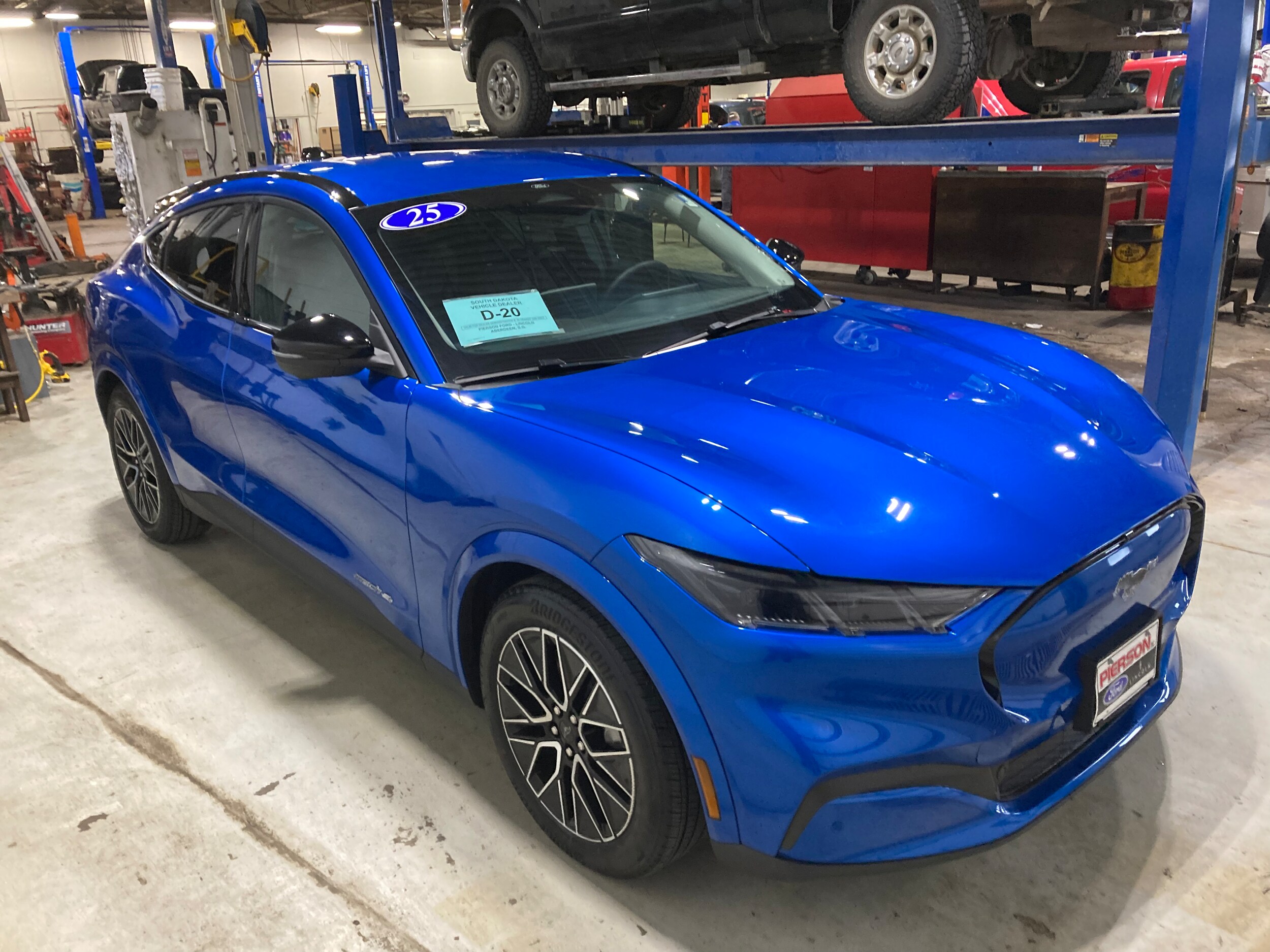 2025 Ford Mustang Mach-E Premium photo 3