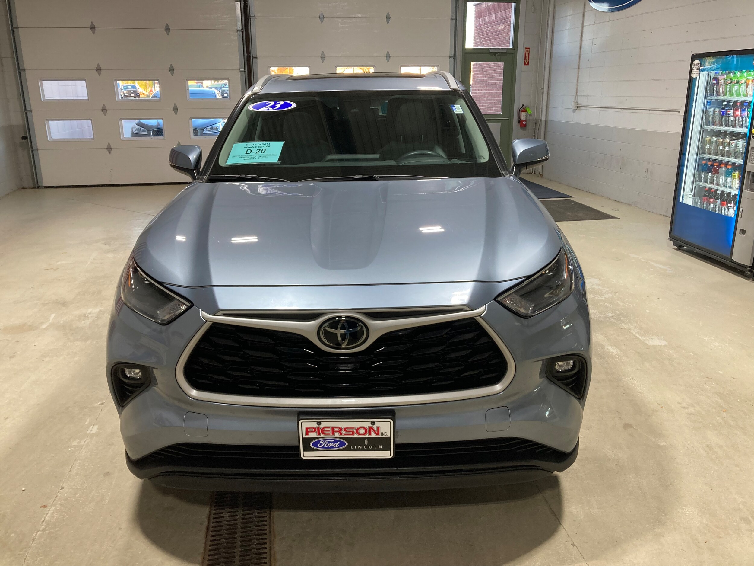 2023 Toyota Highlander Limited Platinum XLE XSE photo 2