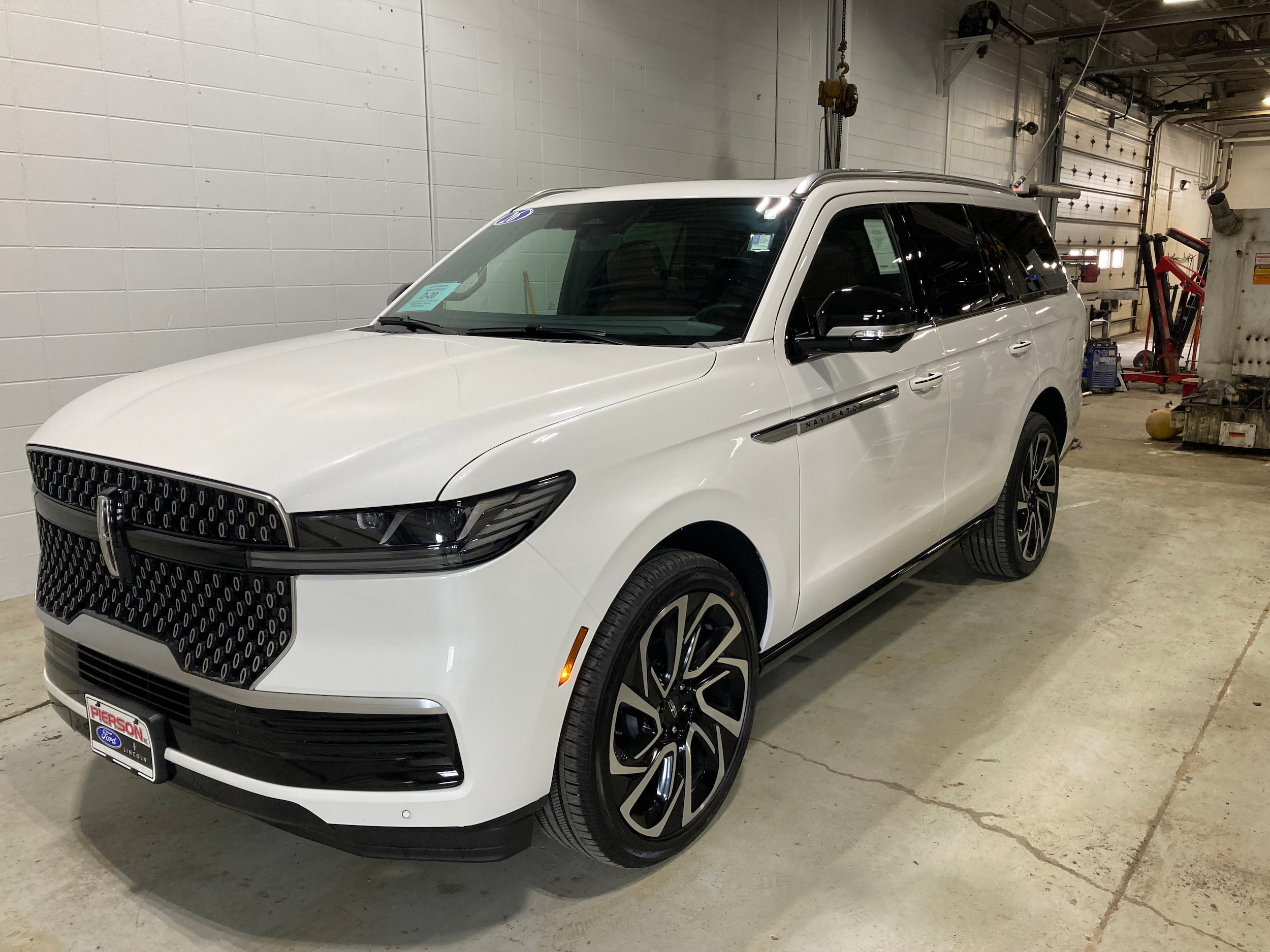 2026 Lincoln Navigator Reserve 4WD's photo