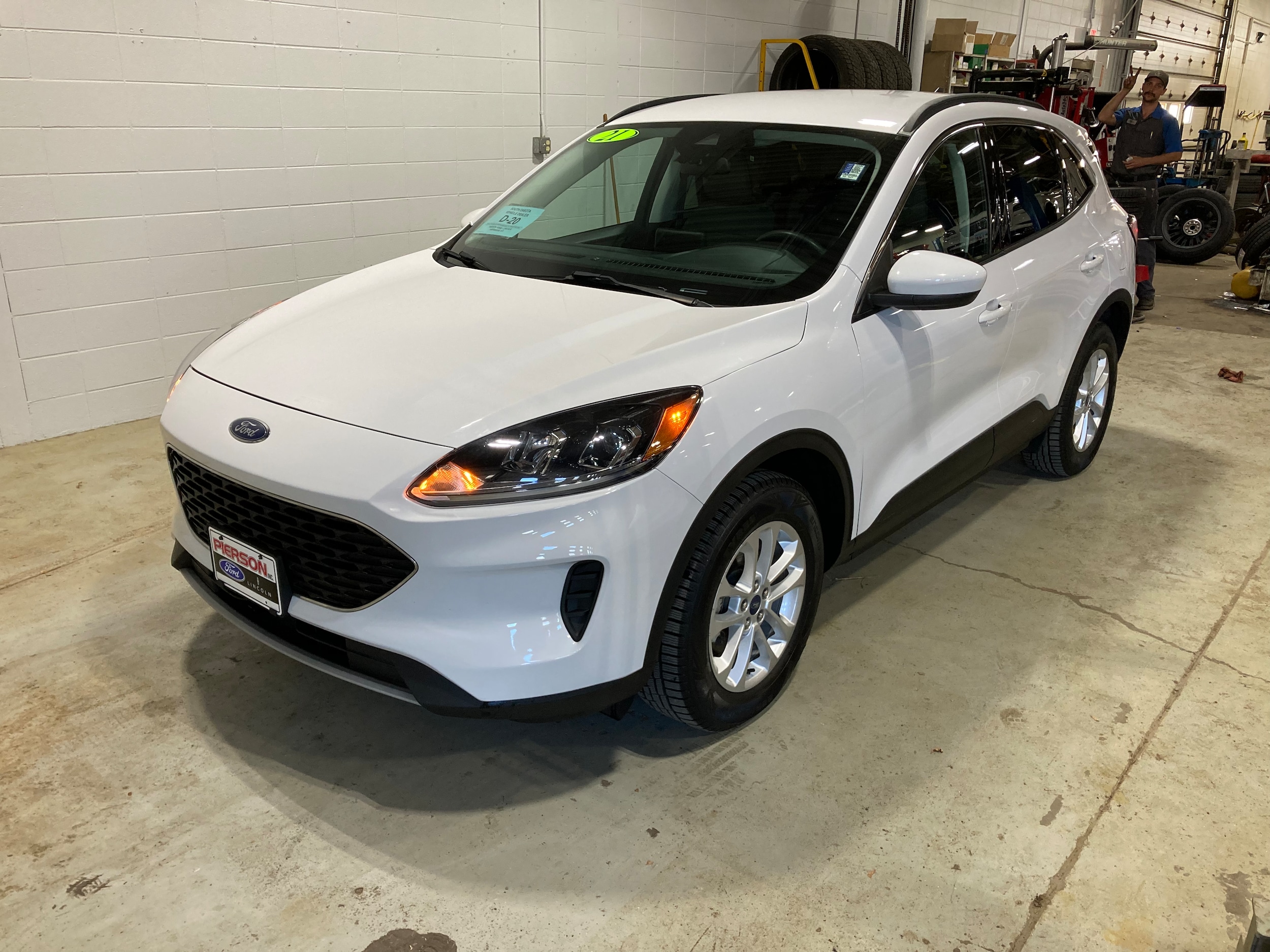 2021 Ford Escape SE's photo