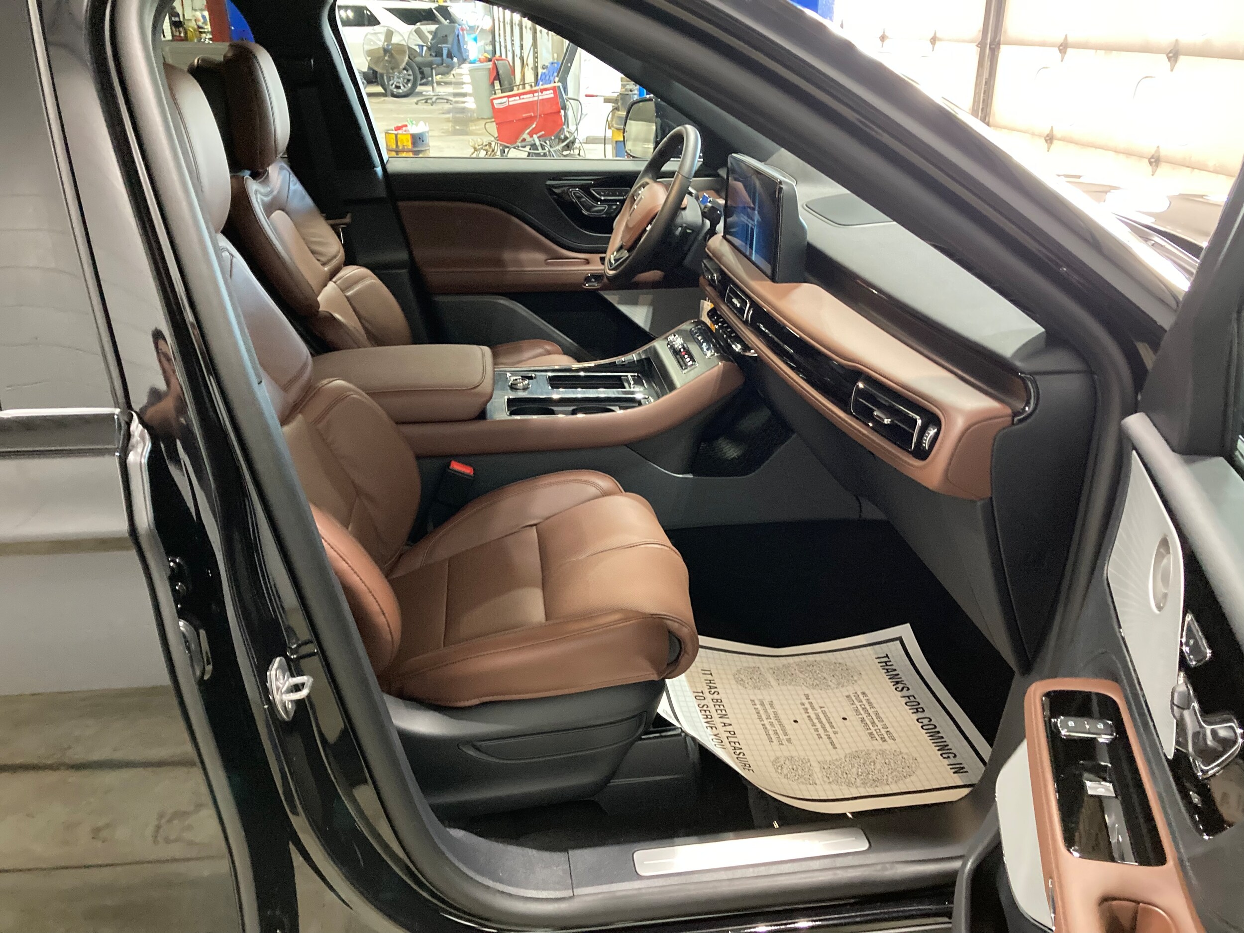2025 Lincoln Aviator Reserve photo 3