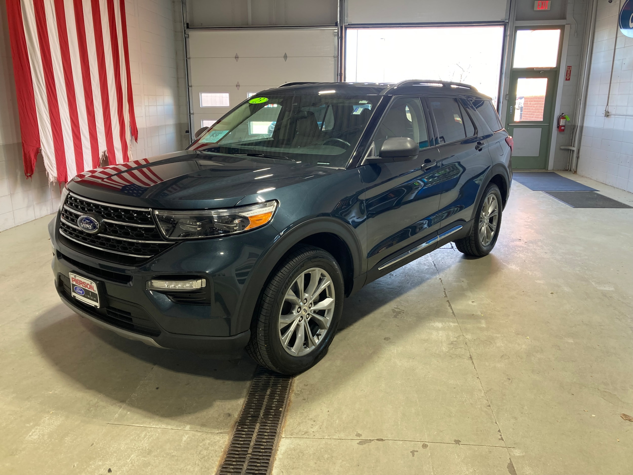 2023 Ford Explorer XLT's photo
