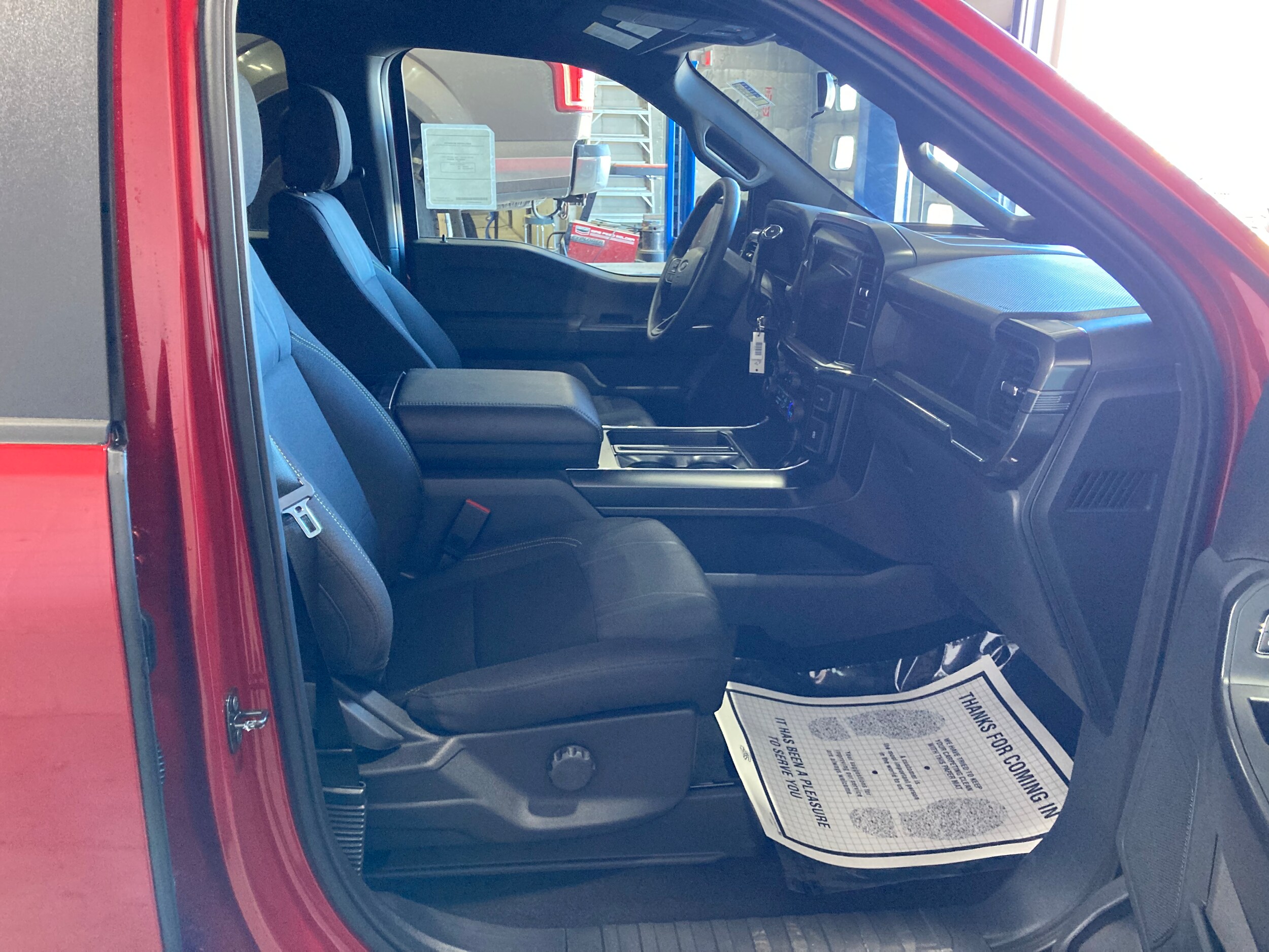 2025 Ford F-150 STX photo 4