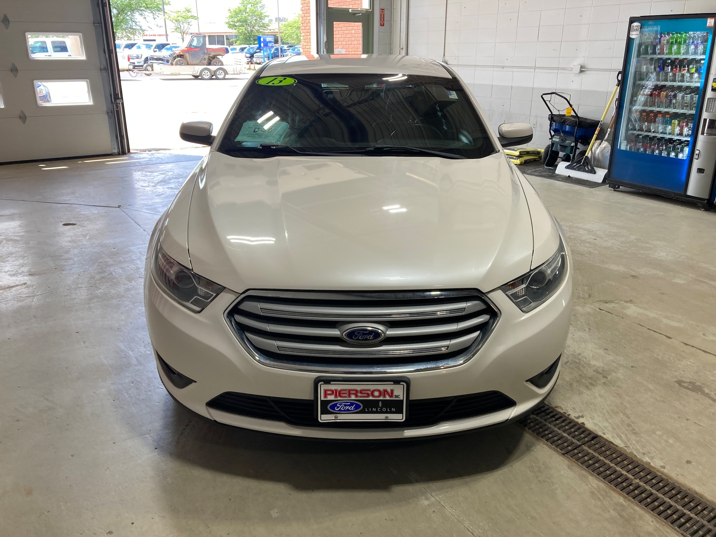 Used 2013 Ford Taurus SEL with VIN 1FAHP2E88DG221325 for sale in Aberdeen, SD