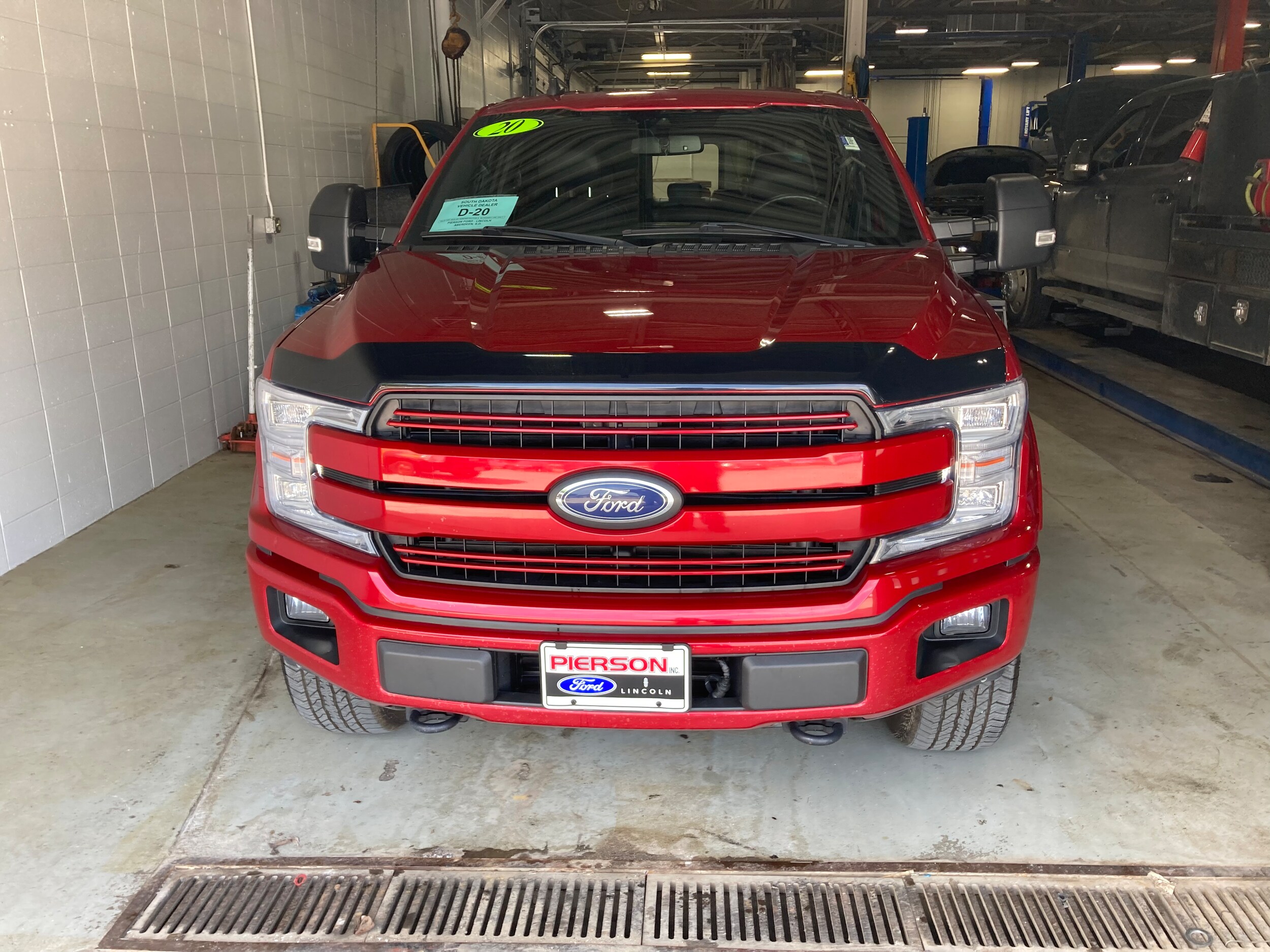 2020 Ford F-150 Lariat photo 2