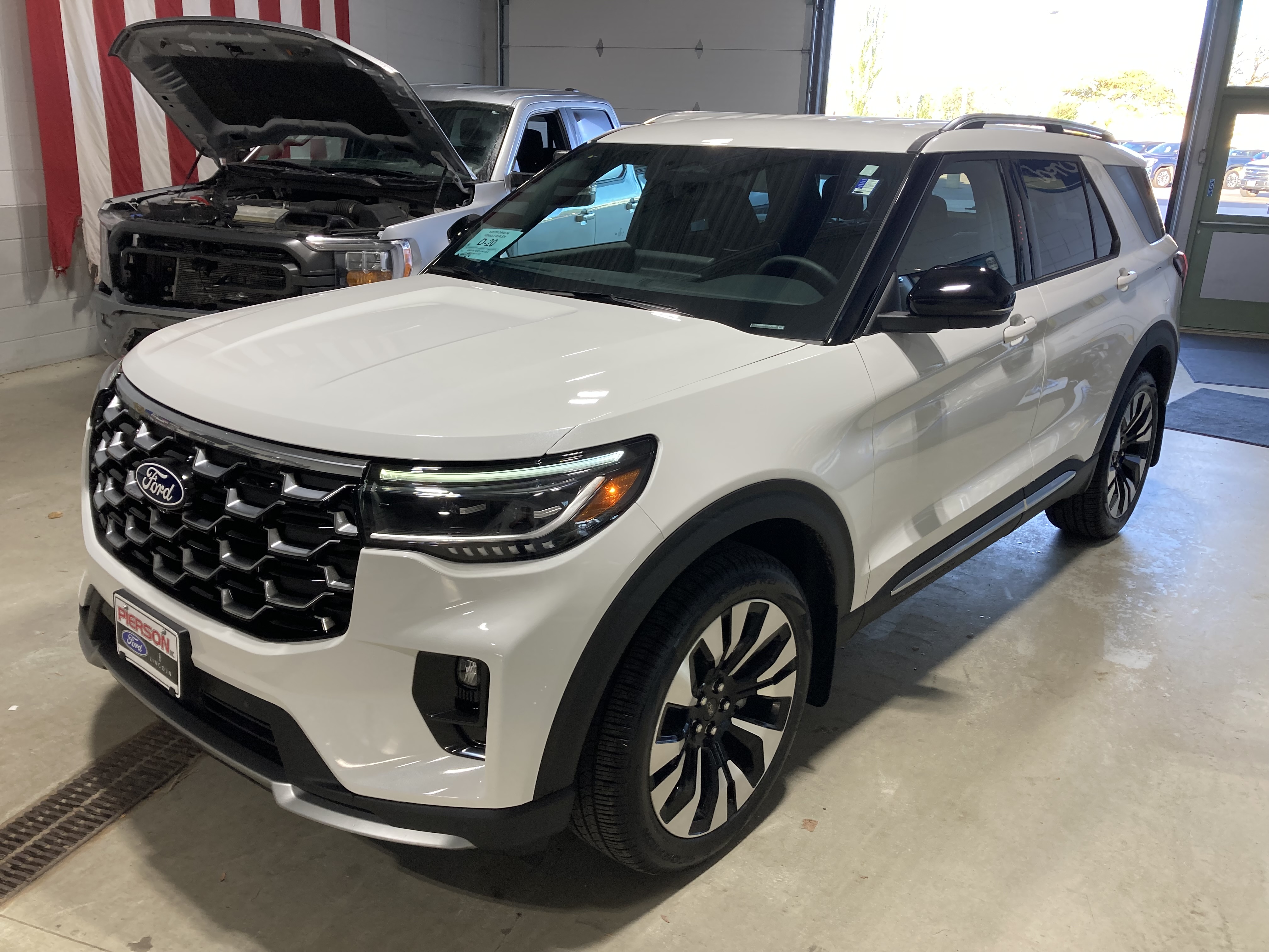 2027 Ford Explorer Platinum SUV