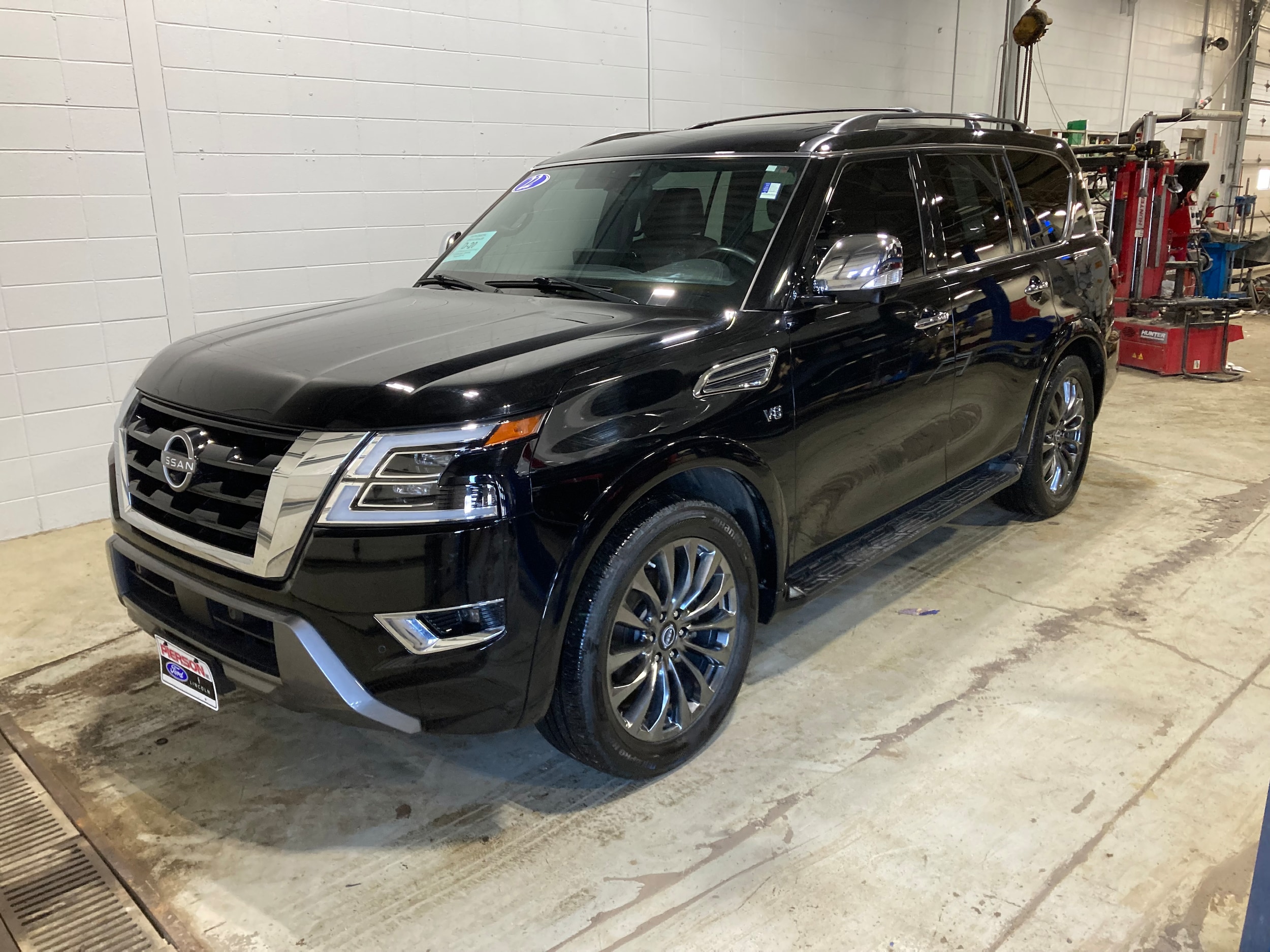 2022 Nissan Armada Platinum 4X4's photo