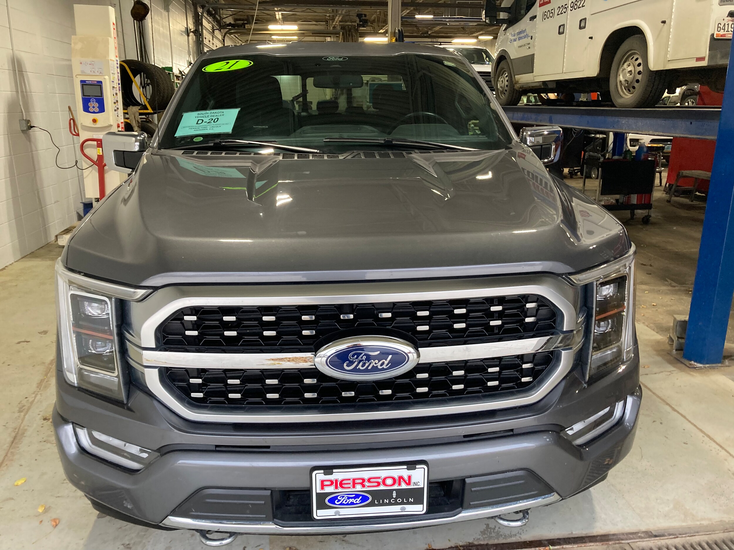 2021 Ford F-150 Platinum photo 2