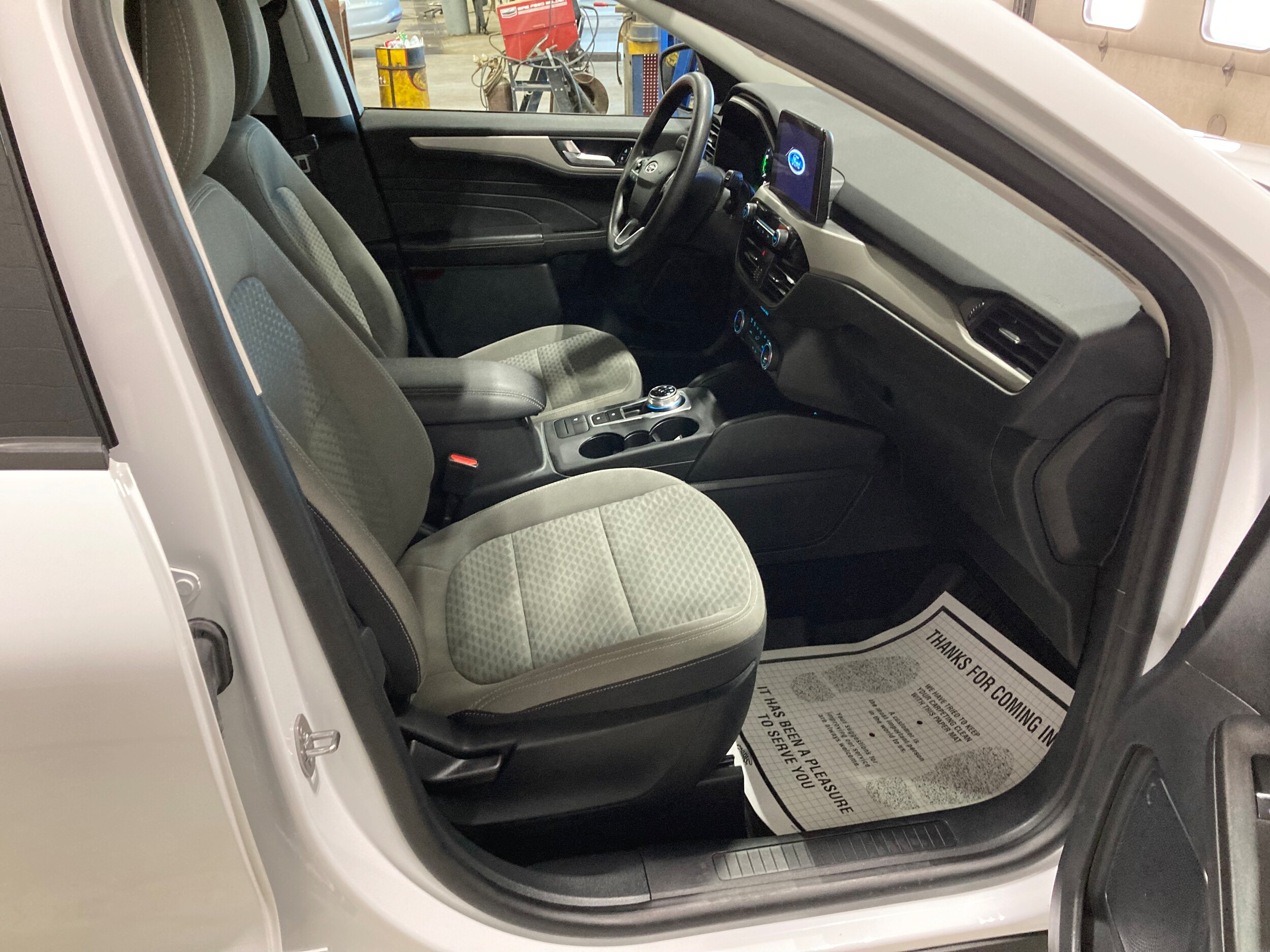 2021 Ford Escape Hybrid SE photo 4